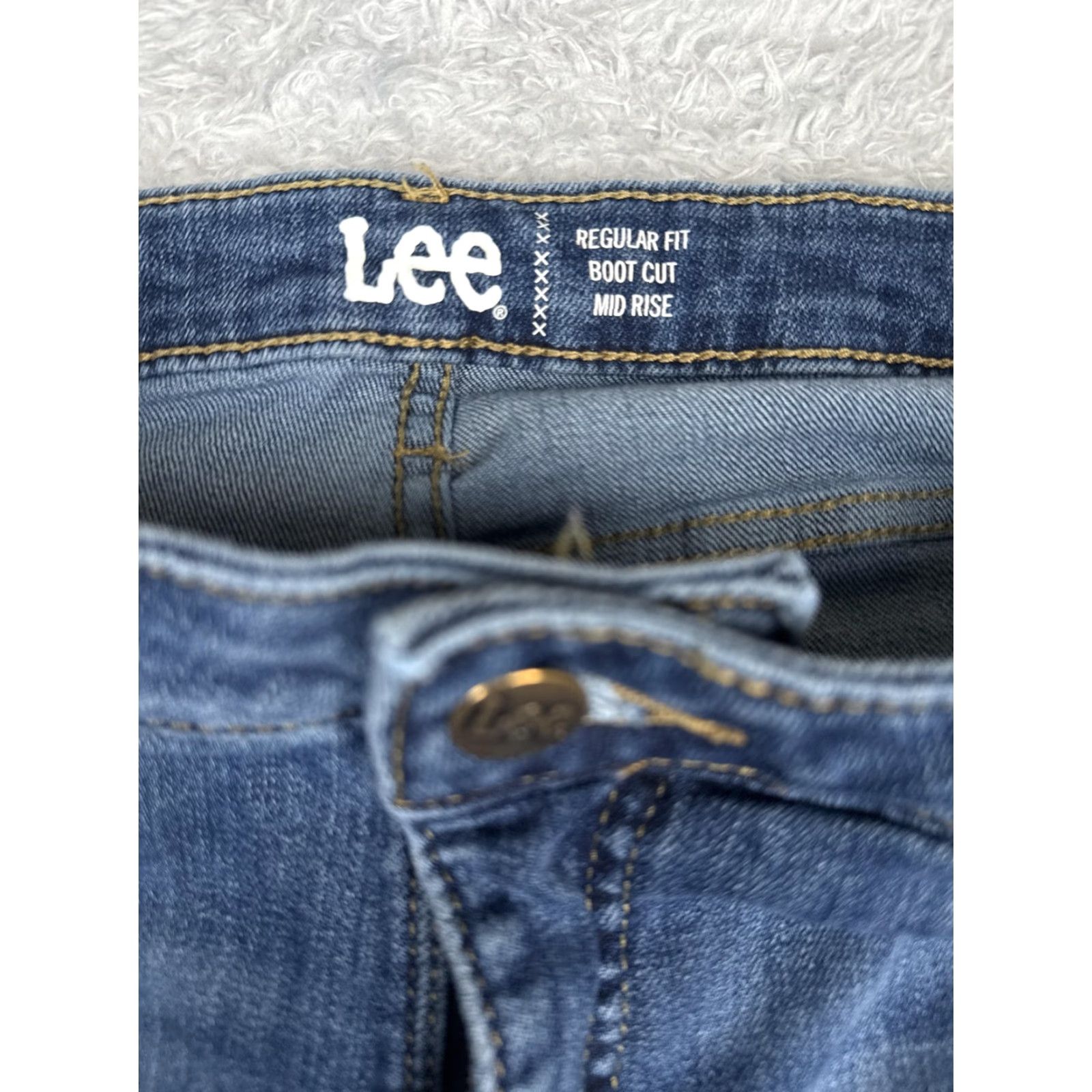 Lee Lee Jeans Womens Regular Bootcut Jeans 18M Blue Mid Rise Stretch Denim 5-Pocket Zip Fly Belt Loops 30in Inseam Size 40" / US 18 - 6 Thumbnail