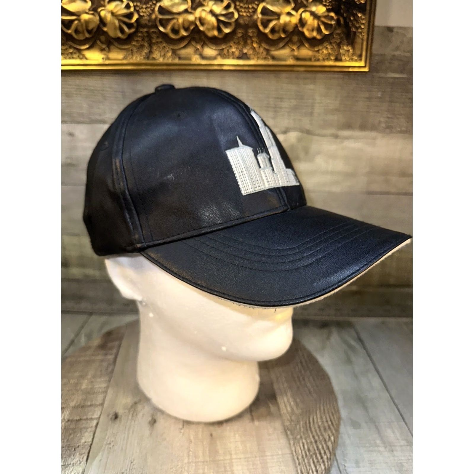 Vintage VINTAGE Unbranded Baseball Cap L Unisex Adults Black Faux Leather Adjustable Chicago Skyline Emboidered City 6 Panel Hat Size ONE SIZE - 2 Thumbnail