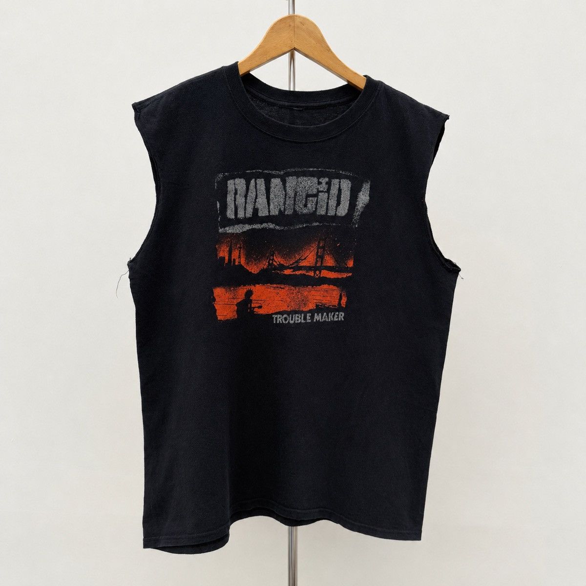 Band Tees Rancid Trouble Maker Tour 2017 Cut-Off Sleeveless Size US L / EU 52-54 / 3 - 2 Thumbnail