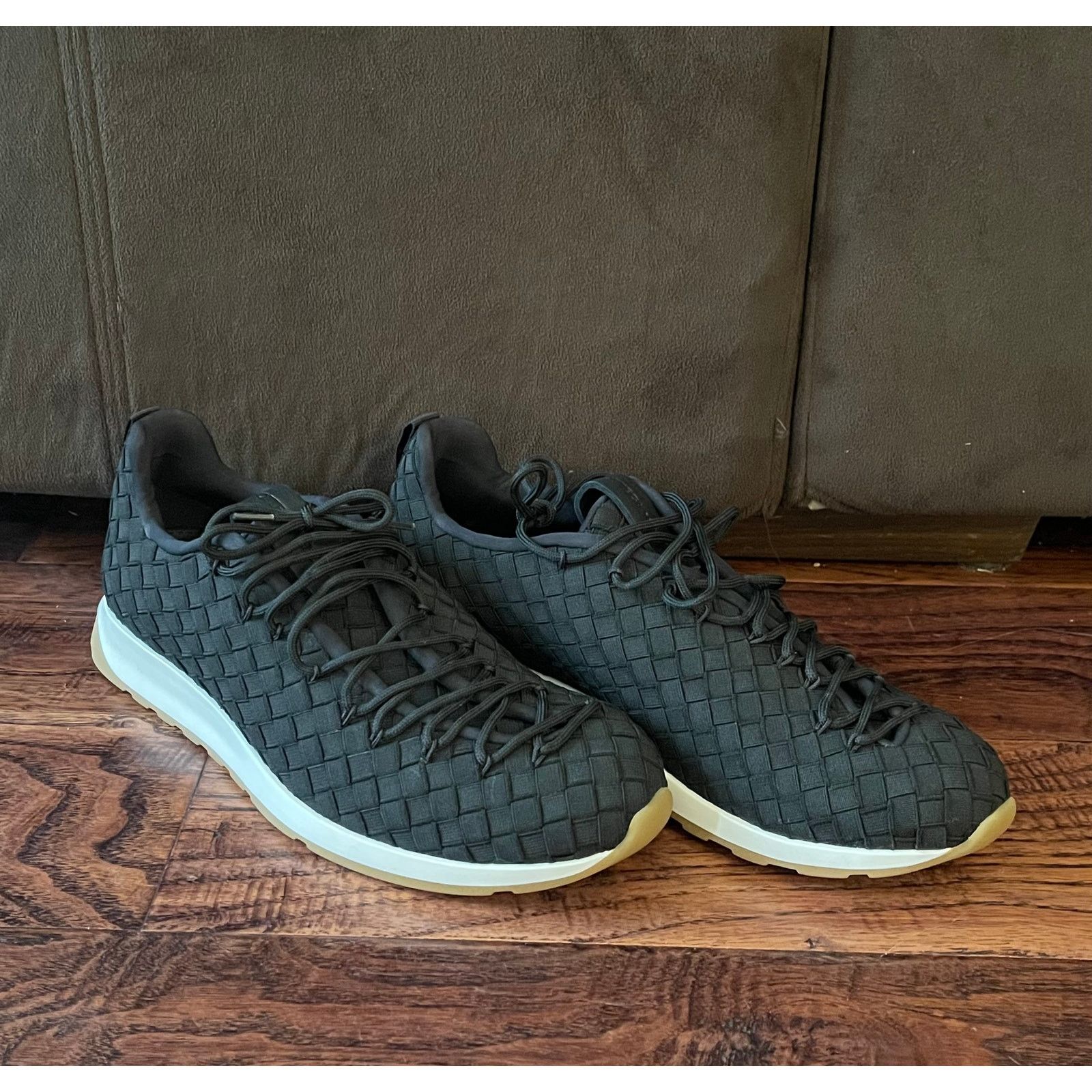 $1,195 NIB Bottega Black Veneta Weave Cassette Leather Sandals Size 40(7) Bottega Veneta $1195 NIB Bottega Brown Veneta Weave Cassette  main image 2