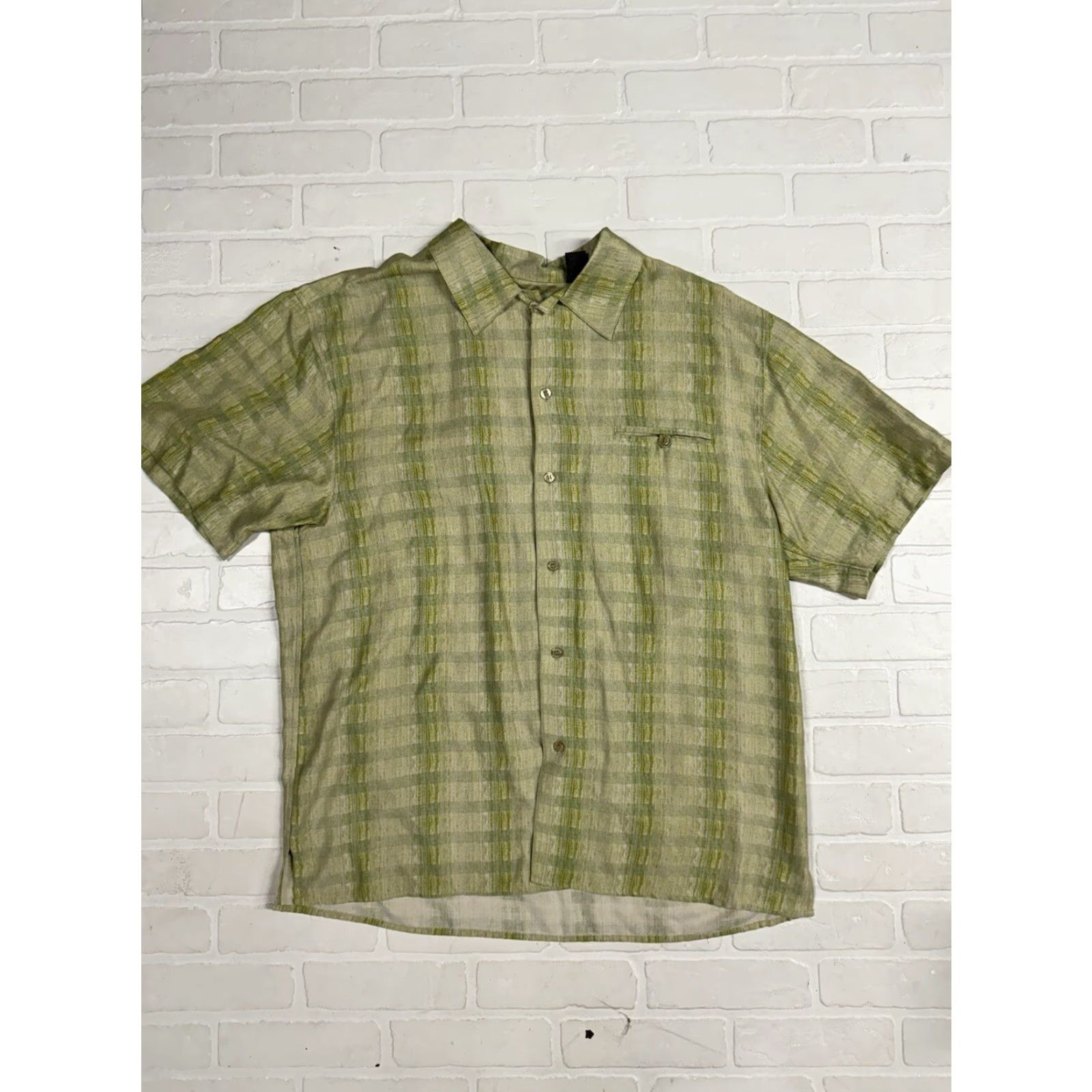 Vintage Direction Silk Shirt Men’s 2XL Green Button-Up Short Sleeve Casual Size US XXL / EU 58 / 5 - 2 Thumbnail