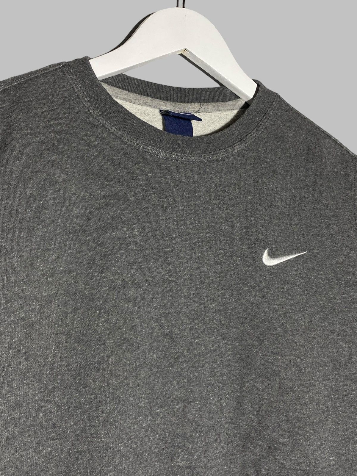 Nike 🔥 NIKE ESSENTIALS EVERYDAY WEAR CREWNECK SWEATSHIRT Size US M / EU 48-50 / 2 - 3 Thumbnail