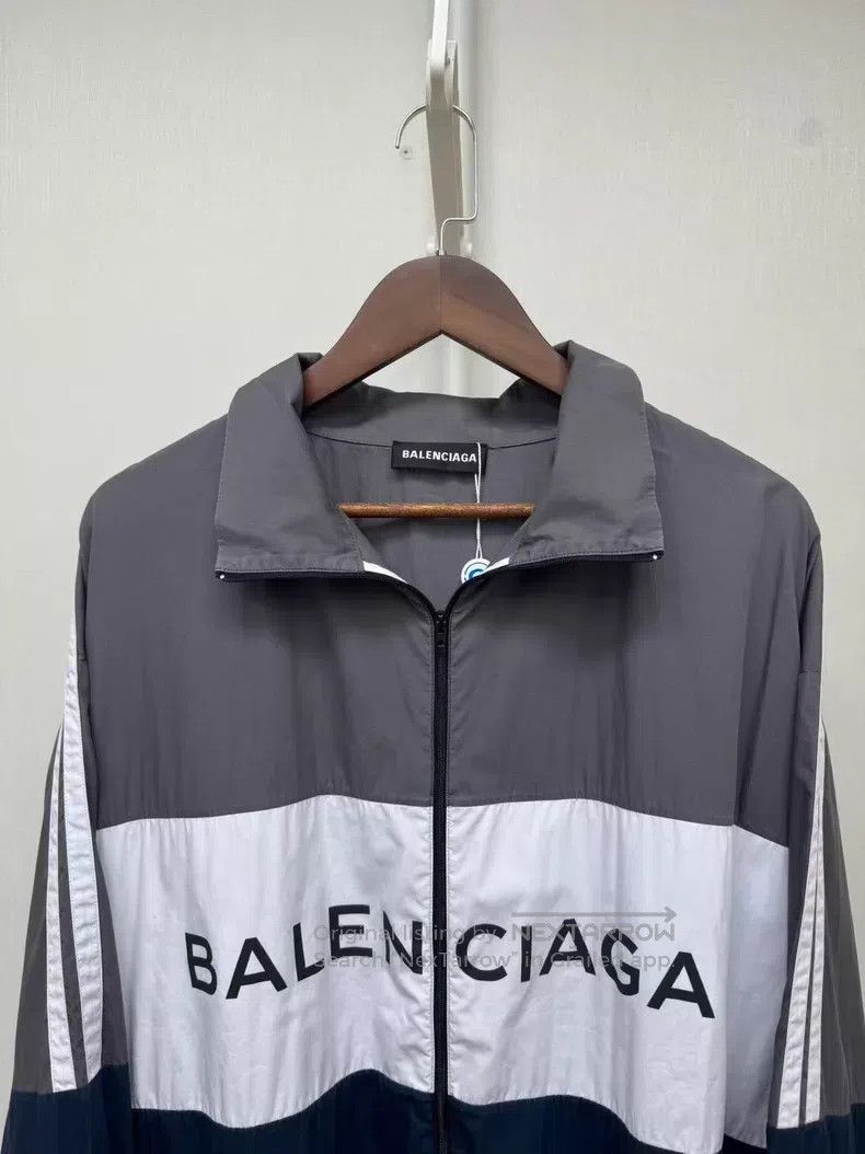 Balenciaga Balenciaga size 39 Classic Blue and Grey Colorblock Windbr Size US S / EU 44-46 / 1 - 3 Thumbnail
