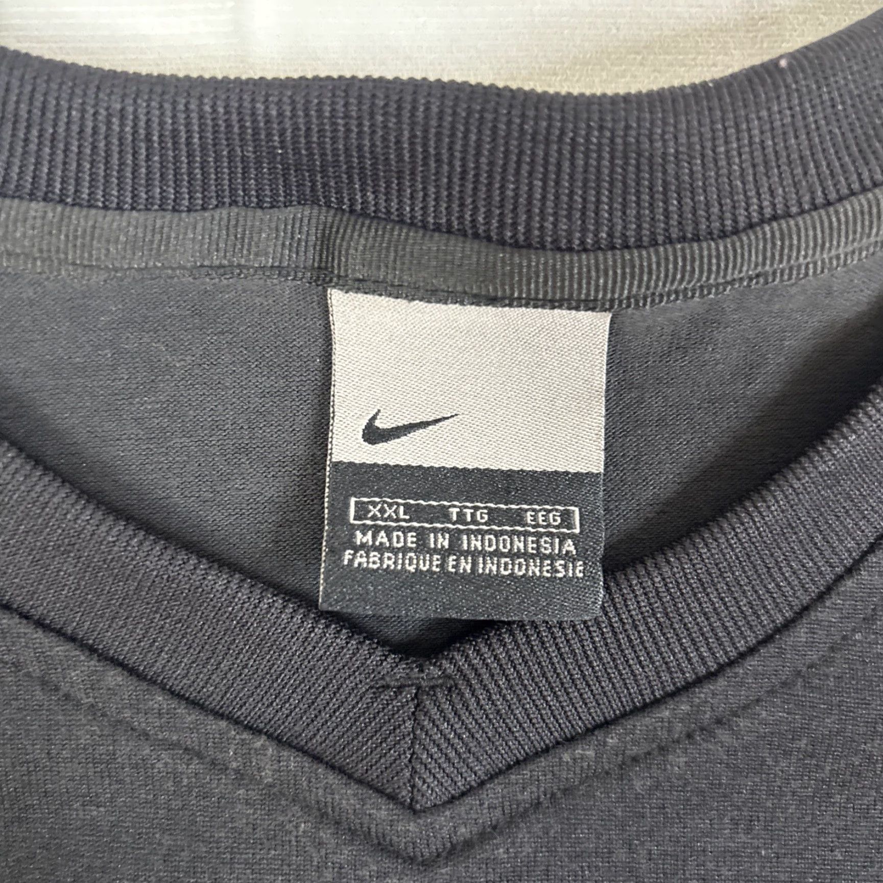 Nike VINTAGE Nike Athletic T Shirt Men’s 2XL Black Silver Tag 90s Y2K Streetwear Mens Size US XXL / EU 58 / 5 - 2 Thumbnail