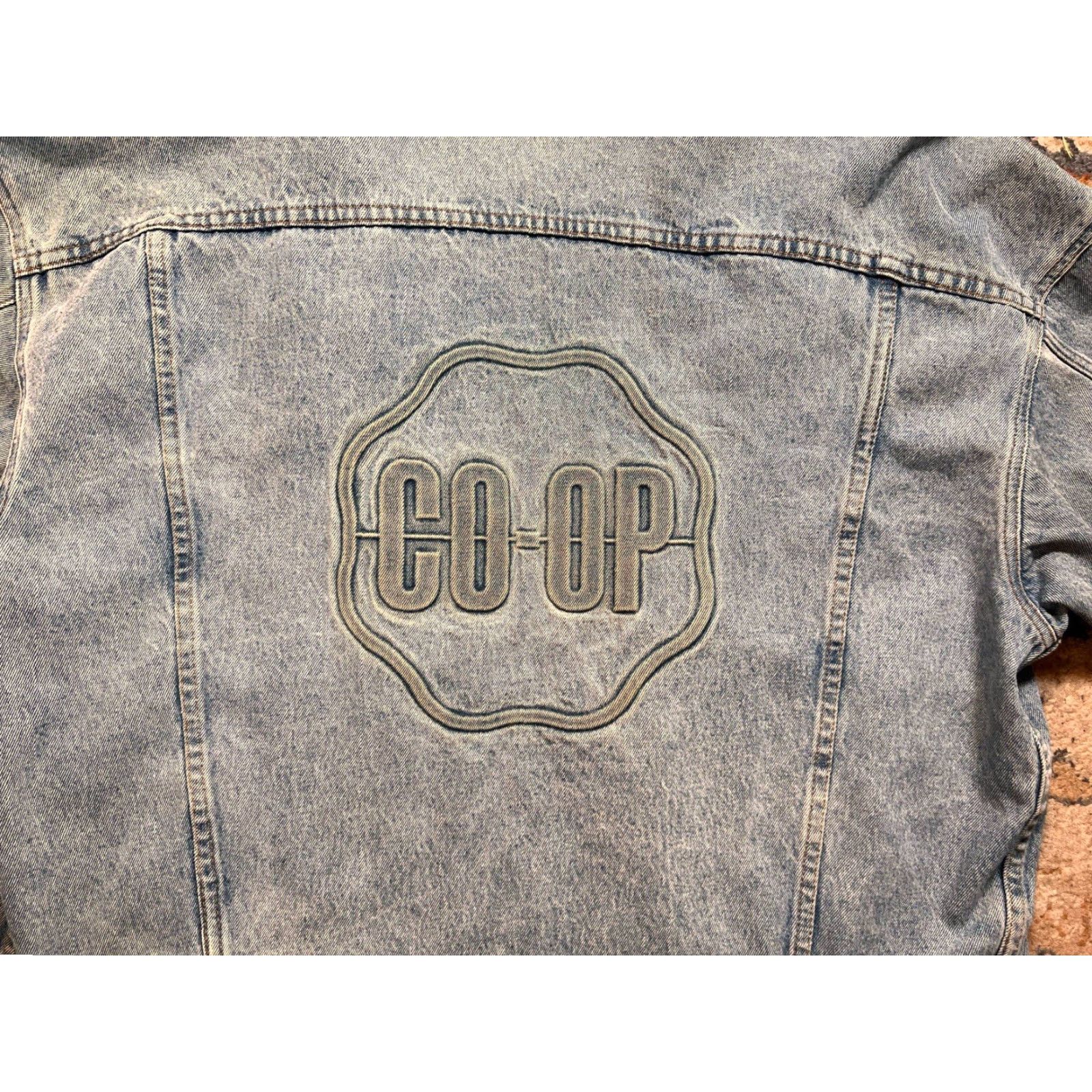 Vintage VINTAGE TYCA Denim Jacket 2XL Blue Jean Trucker Embossed Co-OP 90s Made In USA Size US 39 - 7 Thumbnail