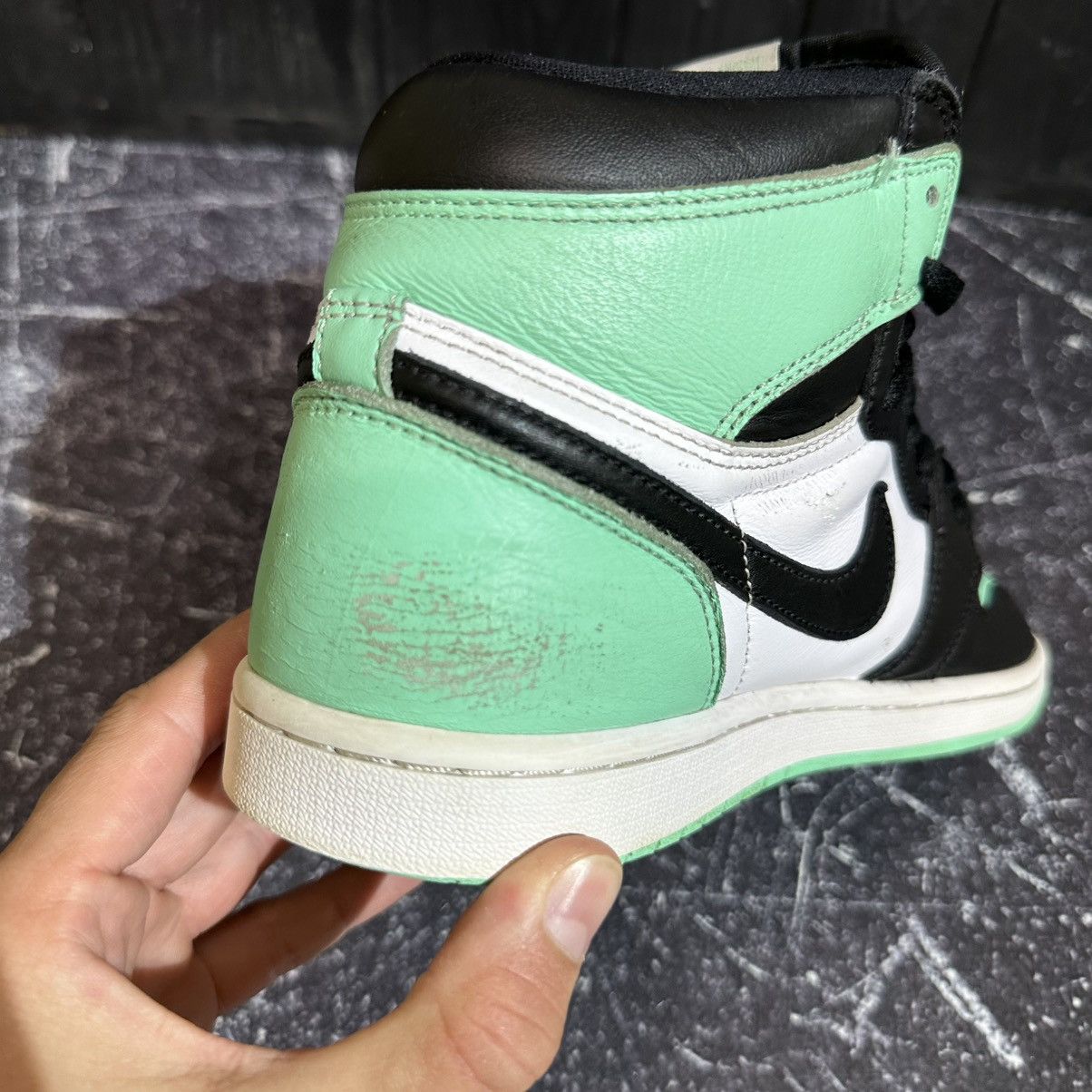 Nike NIKE AIR JORDAN 1 RETRO 8US 41 EU Size US 8 / EU 41 - 7 Thumbnail
