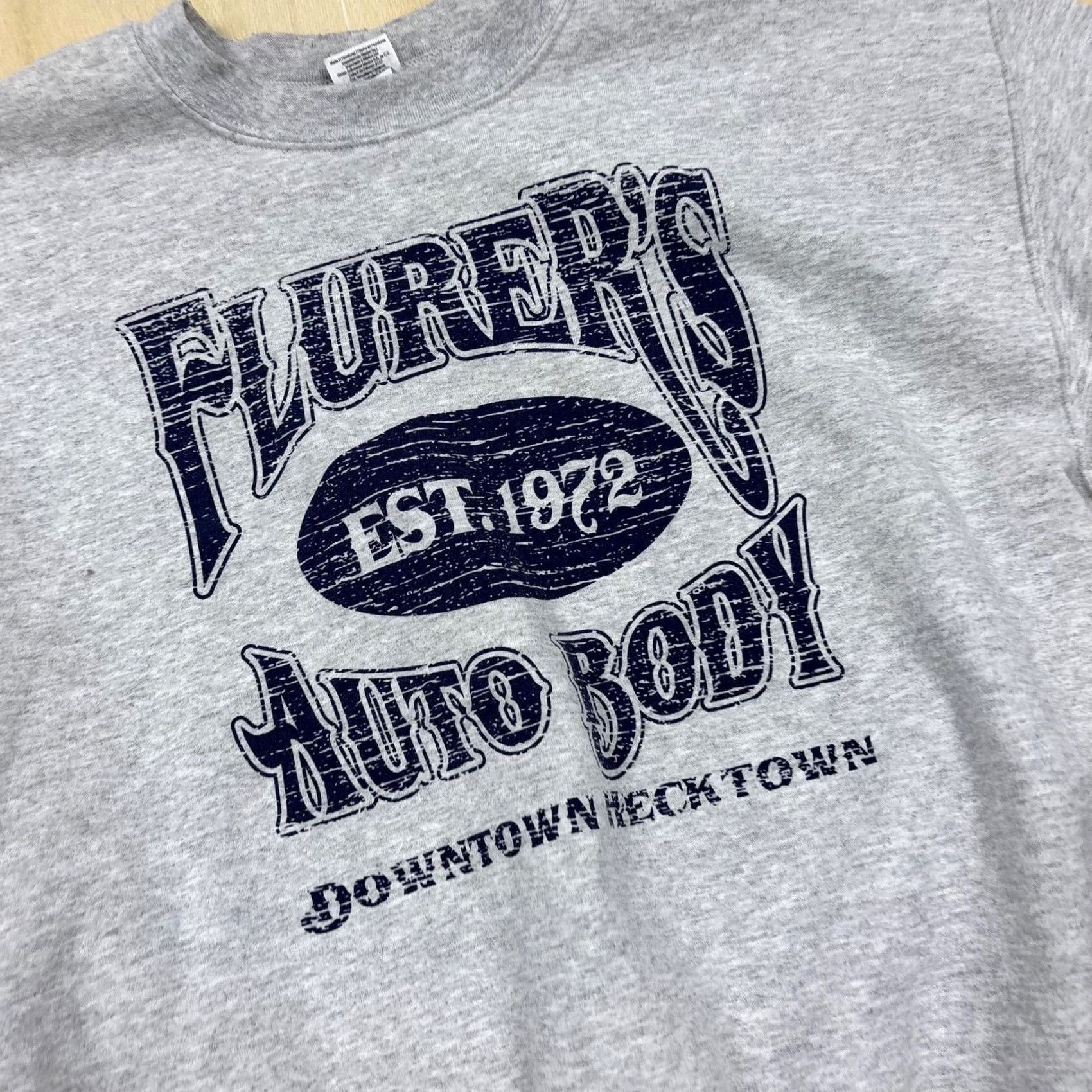 Gildan Gildan Sweatshirt Mens Large Gray Heavy Blend Fleece Pullover Flurer's Auto Body Graphic Print Logo 50% Cotton 50% Polyester Crew Neck Long Sleeve Size US L / EU 52-54 / 3 - 2 Thumbnail