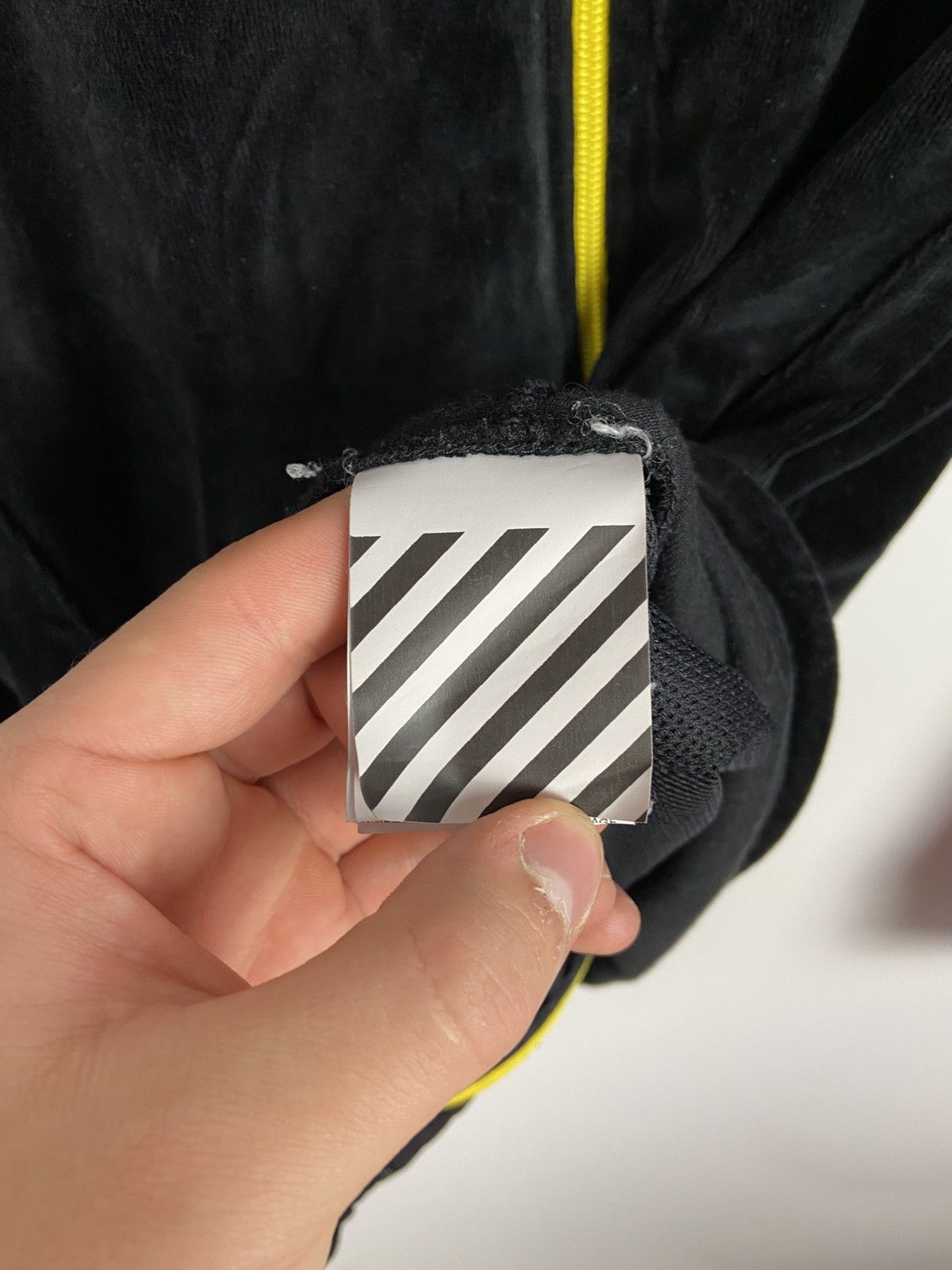 Off-White RRP$700 Off White Logo Intarsia Velour Track Jacket Mens Size US XS / EU 42 / 0 - 15 Thumbnail