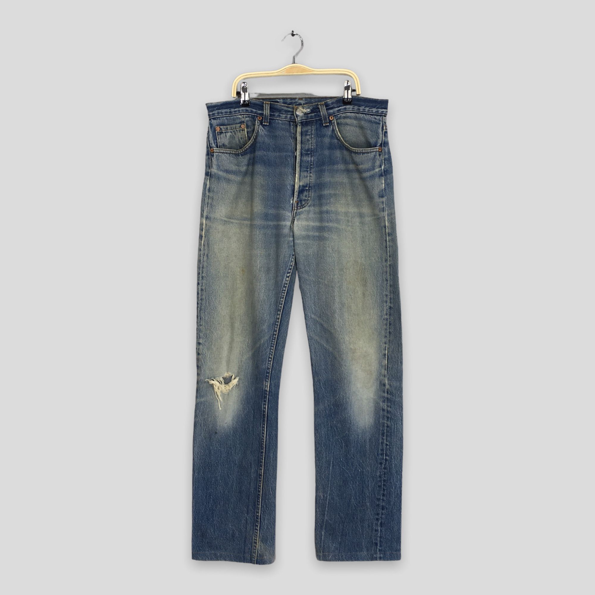 image of Size 32X32 Vintage 1980S Levi's 501 Distressed Faded Jeans in Blue, Men's