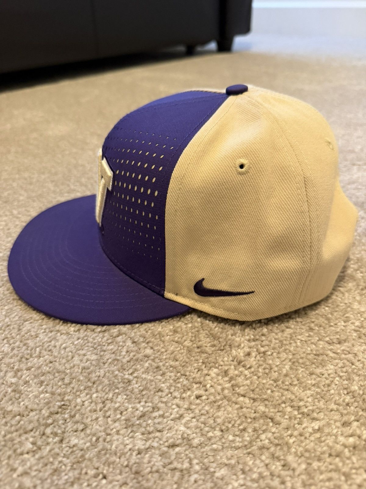 Nike Washington Huskies Nike True Dri-Fit SnapBack Hat Size ONE SIZE - 2 Thumbnail
