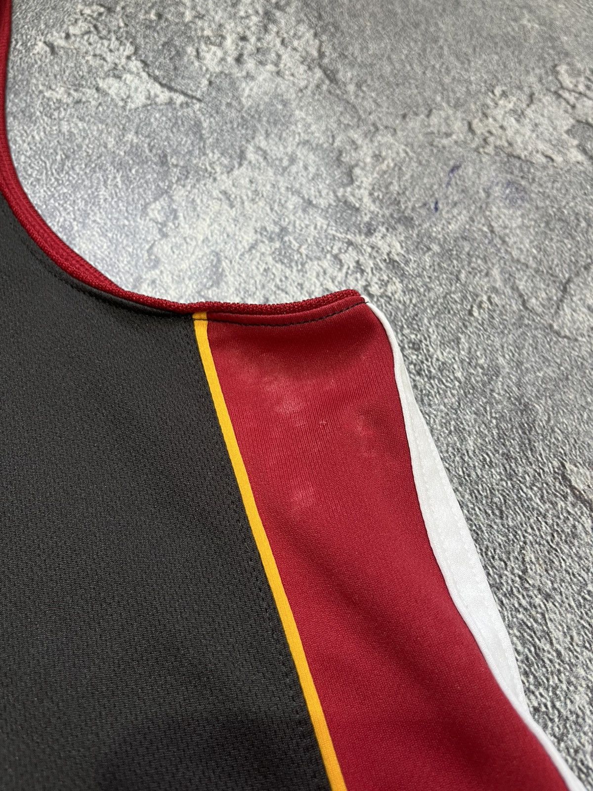 Adidas × NBA 2011 Adidas Miami Heat LeBron James 6 Basketball Jersey Size US S / EU 44-46 / 1 - 8 Thumbnail