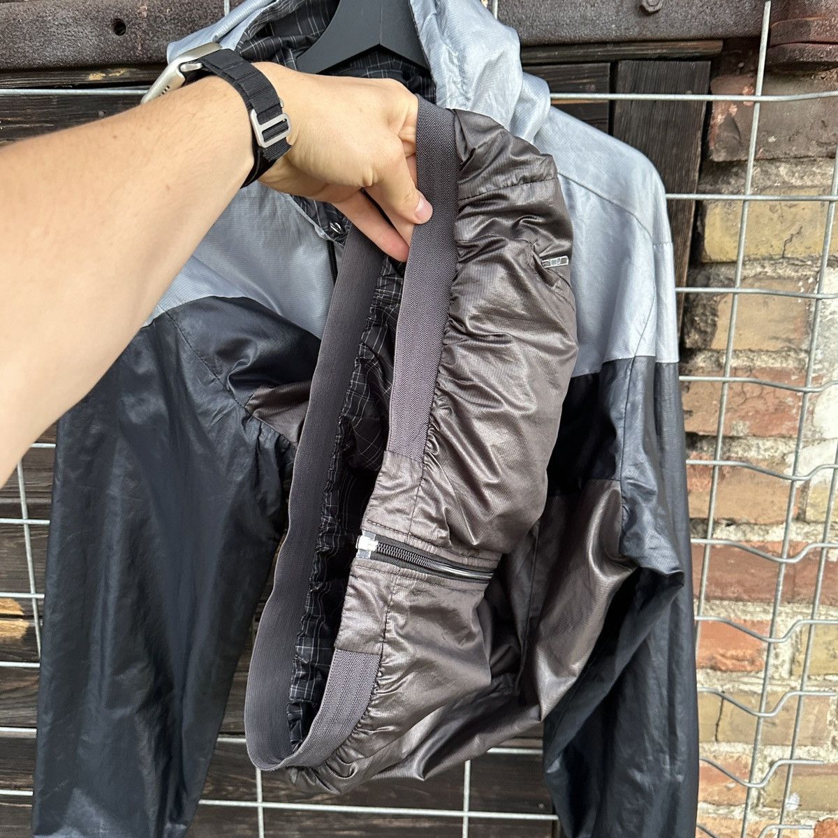 Nike Vintage Nike Jacket 2in1 Nylon Drill Y2k Style Hip Hop Sport Size US L / EU 52-54 / 3 - 8 Thumbnail