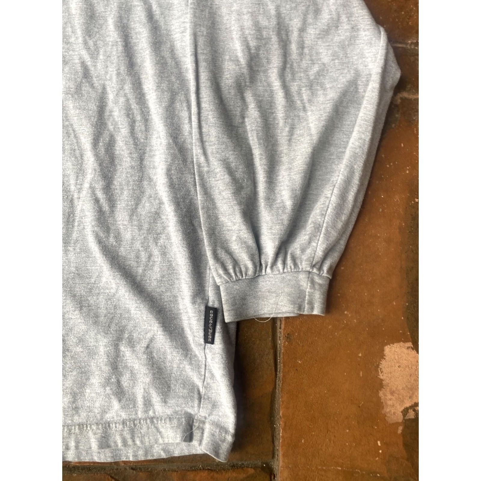 Rocawear VINTAGE Rocawear Graphic Spellout Long Sleeve Shirt XL Gray Blue Men Mens Shirt Year 2000s 90s Halloween? Size US XL / EU 56 / 4 - 5 Thumbnail
