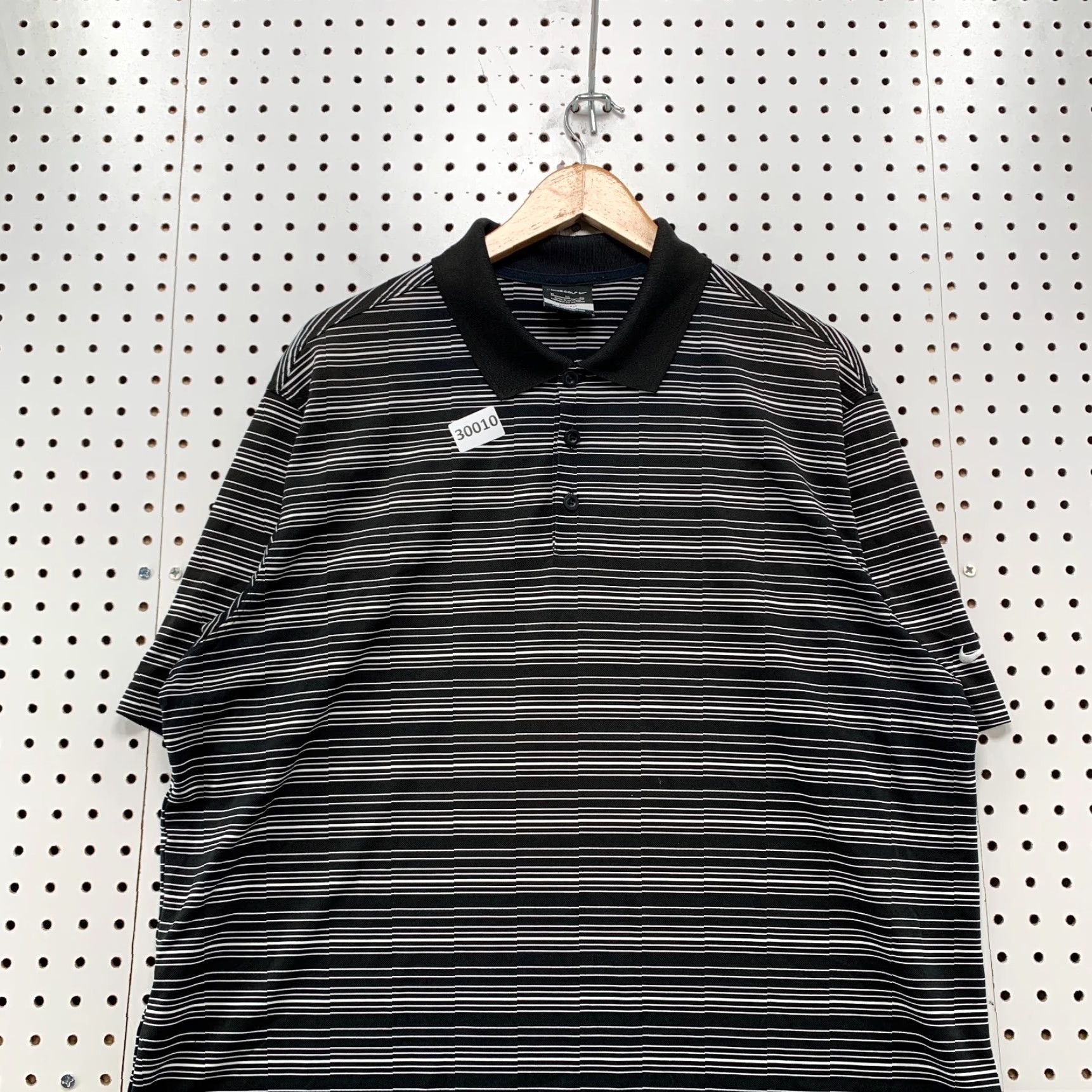 Nike VINTAGE Nike Golf Polo Shirt Mens XL Black Gray Striped Short Sleeve Nike Dri-Fit 24.5x30 Mens Shirts Polo Golf Size US XL / EU 56 / 4 - 5 Thumbnail