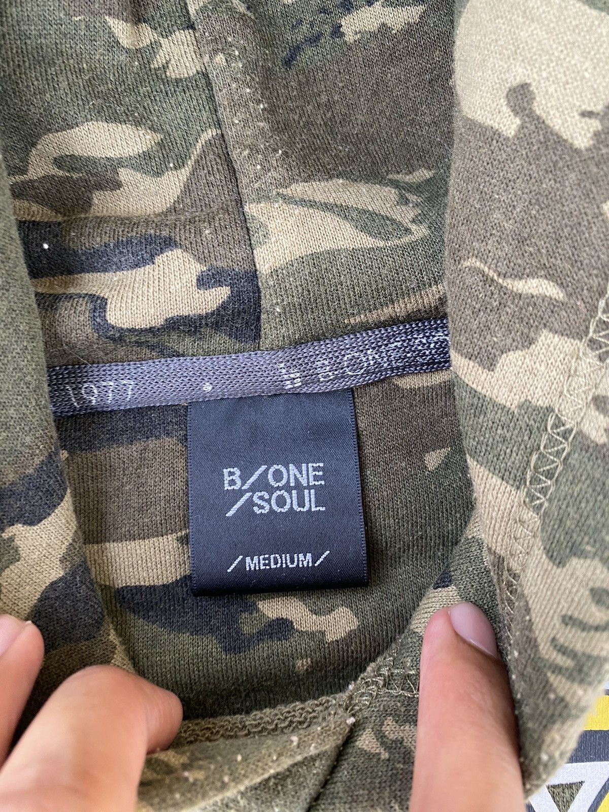 Japanese Brand Rare B One Soul Camouflage Duck Dude Pull Over Hoodie Size US L / EU 52-54 / 3 - 7 Thumbnail