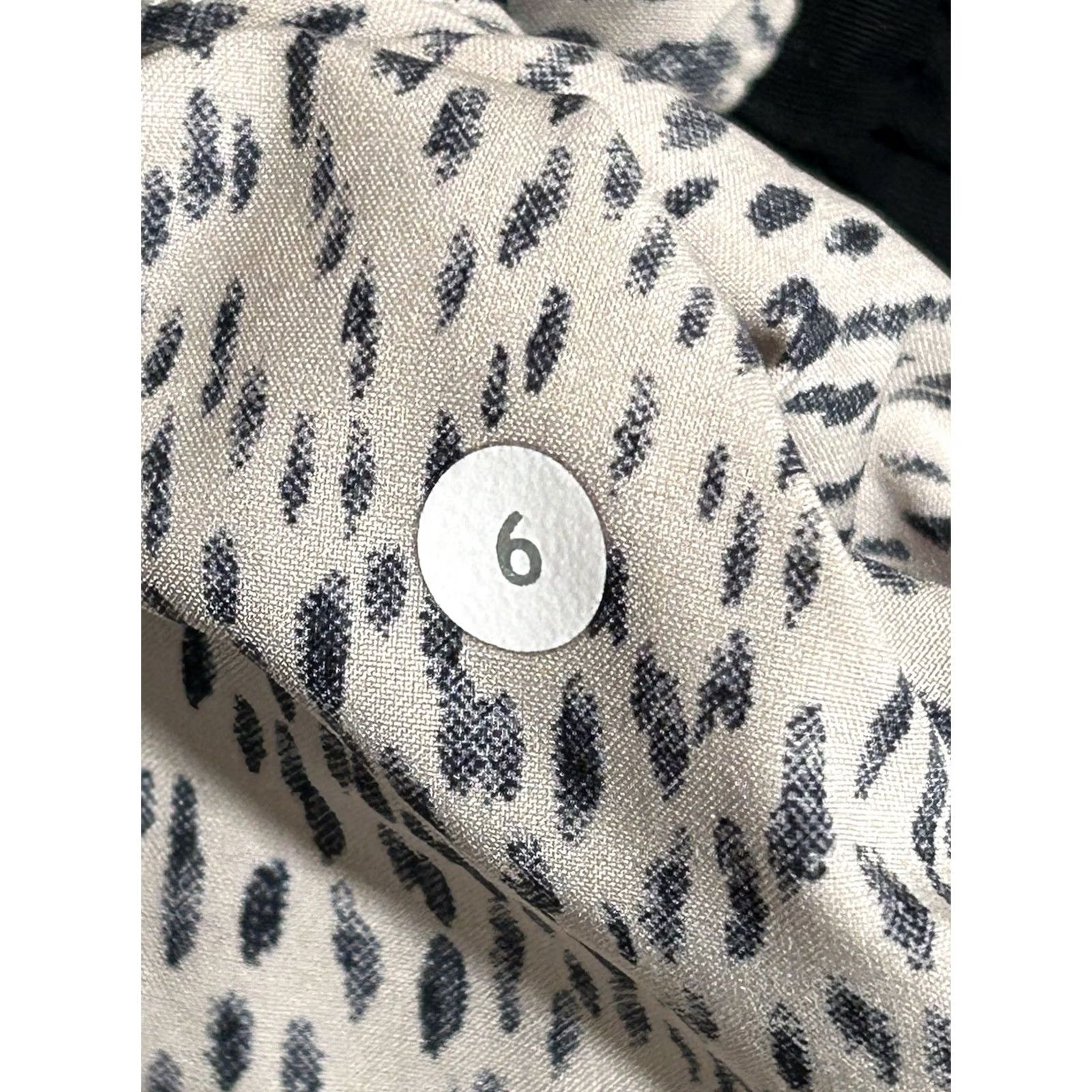 Lululemon Lululemon Tracker Short Lined 3.5" Inseam Women’s 6 Tan Cheetah Print Athletic Shorts Womens Regular 6 Size 28" / US 6 / IT 42 - 5 Thumbnail