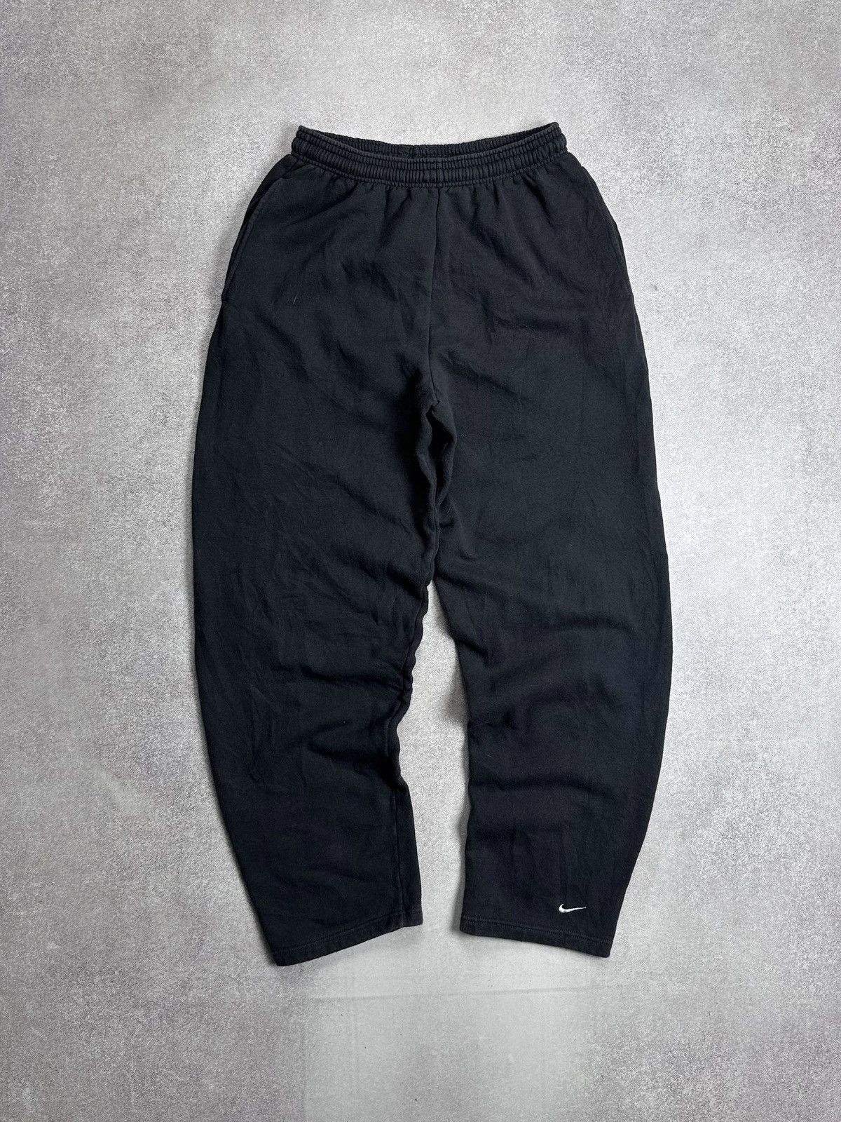 Nike Vintage Nike Swoosh Y2K Baggy Sweatpants L Size US 34 / EU 50 - 1 Thumbnail