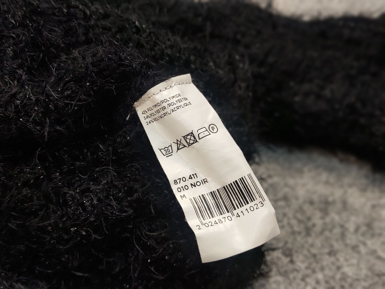 Japanese Brand Vintage Japanese Black Mohair Style Fuzzy Sweater Y2K Hype Size US S / EU 44-46 / 1 - 8 Thumbnail