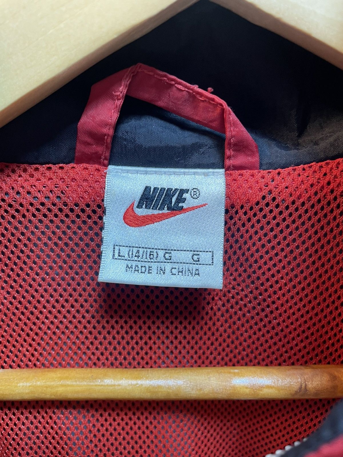 Nike Vintage Nike Spell Out Windbreaker Jacket Size US L / EU 52-54 / 3 - 4 Thumbnail