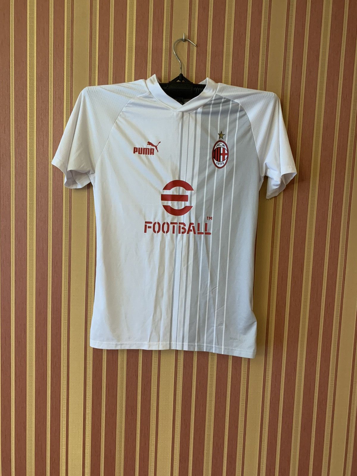 Puma AC Milan Shirt Soccer Football - Puma 2023 2024 Size Small Size US S / EU 44-46 / 1 - 3 Thumbnail