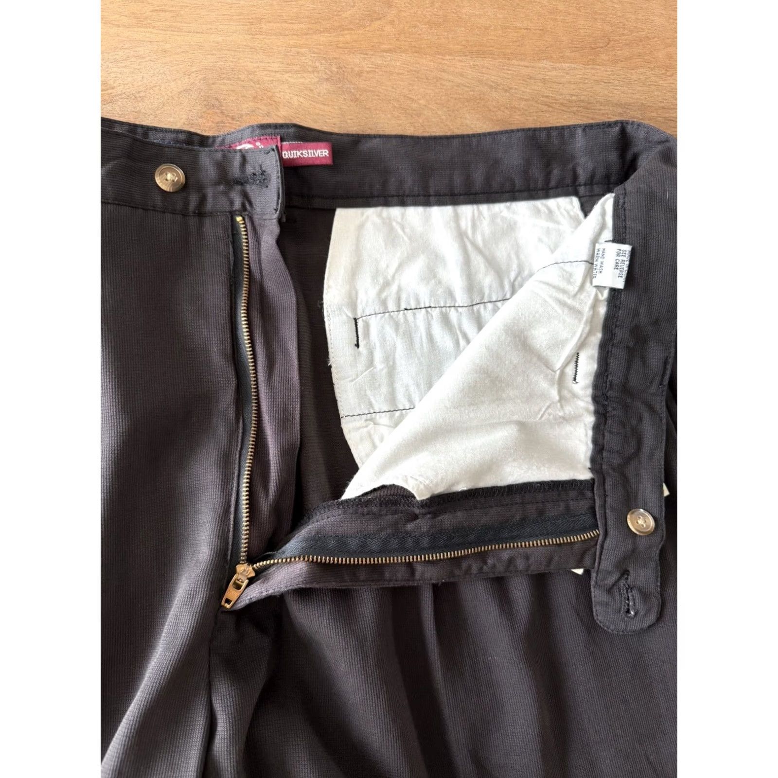 Quiksilver VINTAGE Quiksilver Pants Men 40x32 Black Tencel Chino Pleated 2000s Retro Straight Articulated Slim Classic Casual Mens Size US 40 / EU 56 - 6 Thumbnail