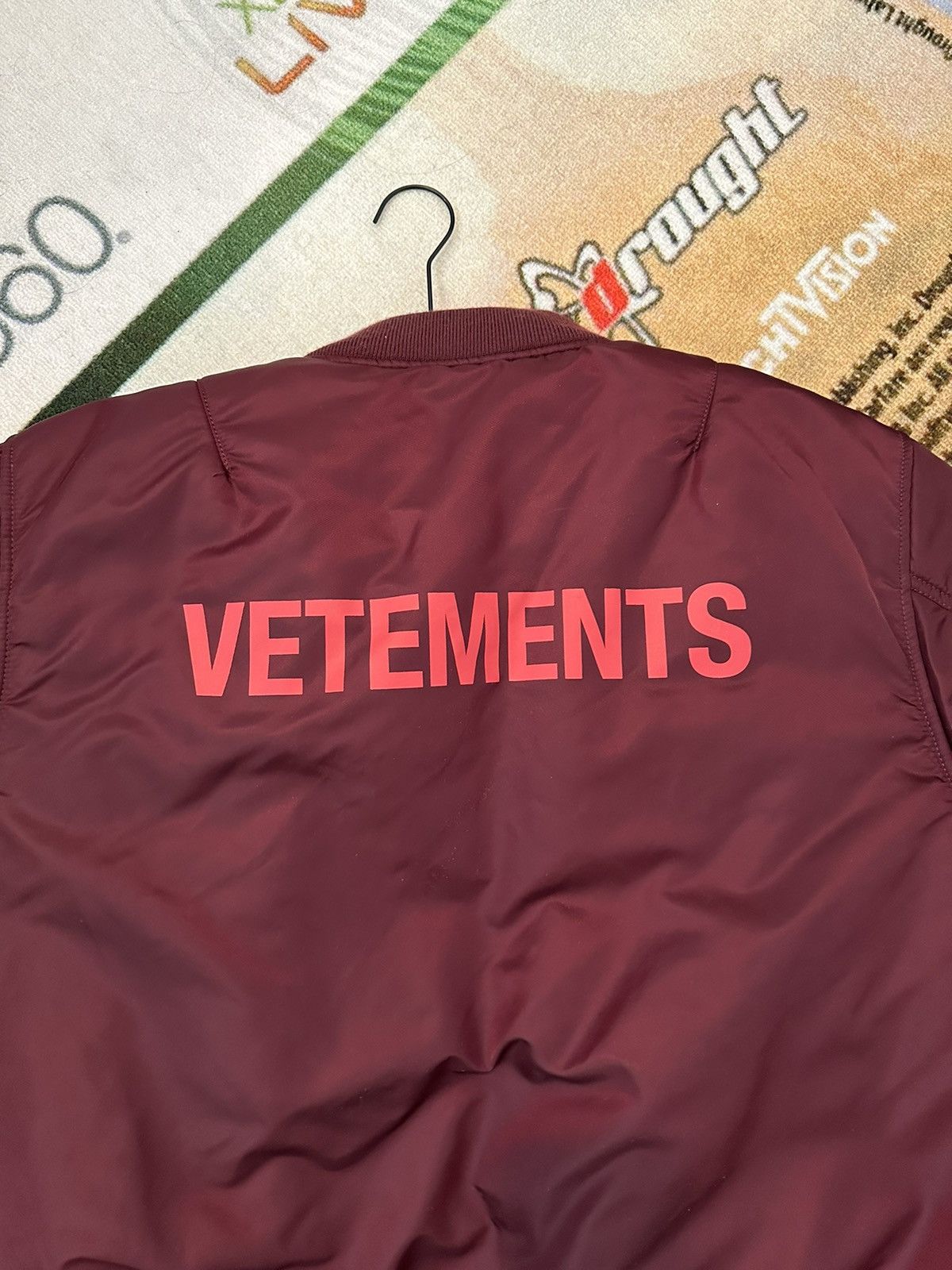 Vetements VETEMENTS Emoji Cropped Bomber Reversible Size US S / EU 44-46 / 1 - 6 Thumbnail