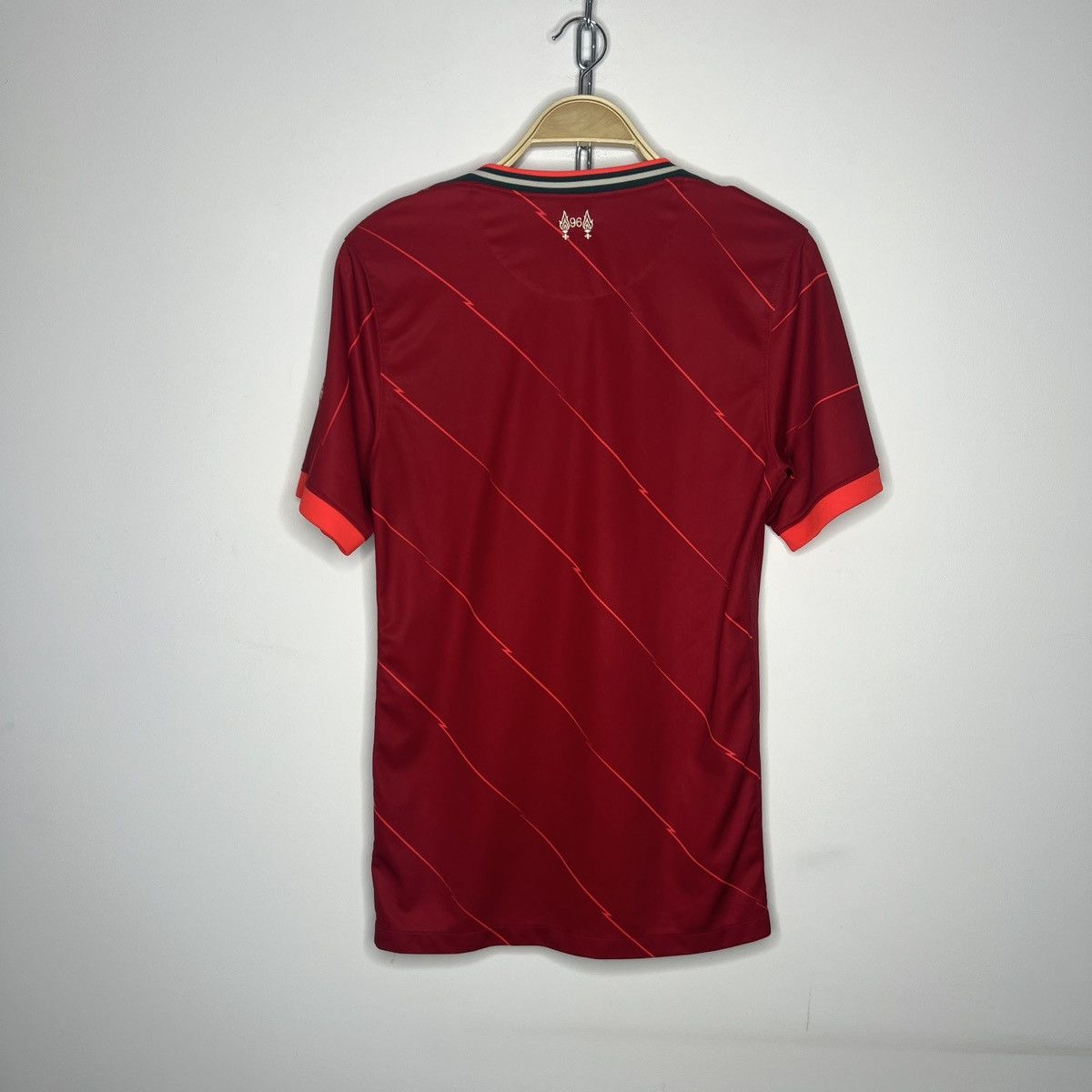 New Balance Vintage New Balance Liverpool Soccer Jersey Football Tee Y2K Size US S / EU 44-46 / 1 - 9 Thumbnail