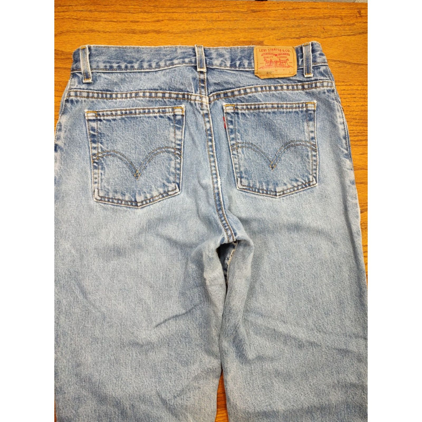 Levi's VINTAGE Levi's 550 Jeans Womens 33 x 32 Light Wash Tapered Denim 5-Pocket Red Tab 90s Womens Jeans Size 24" / US 00 / IT 34 - 3 Thumbnail
