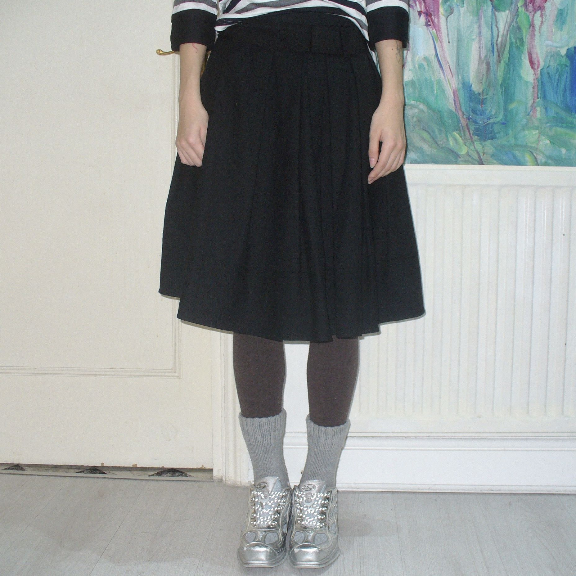 Burberry Burberry Blue Label black lowkey knee-length skirt. Size 25" / US 0 / IT 36 - 2 Thumbnail