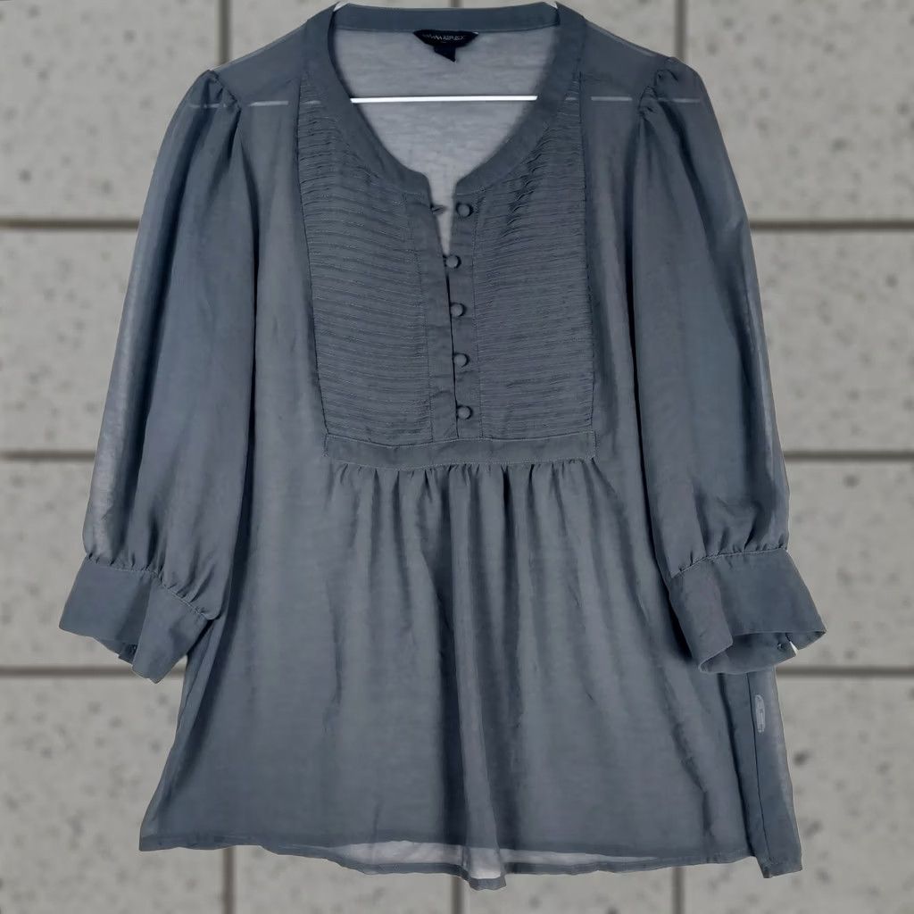 Banana Republic Banana Republic Blouse Shirt Women M Blue Sheer Pintuck Button Basic Regular Shirt Size M / US 6-8 / IT 42-44 - 1 Thumbnail