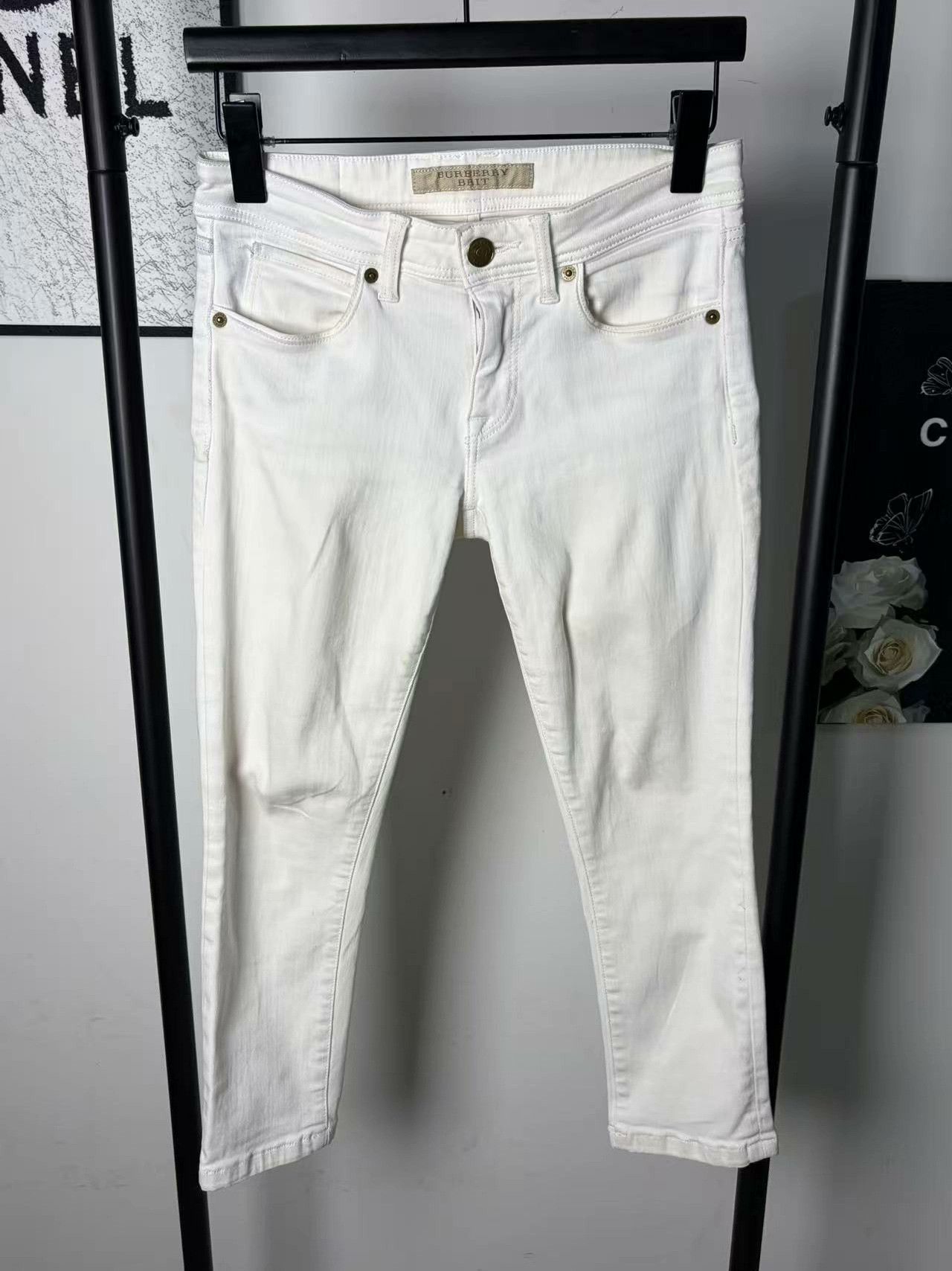 Burberry Burberry Denim White Denim Jeans 30 Men Size US 30 / EU 46 - 1 Thumbnail
