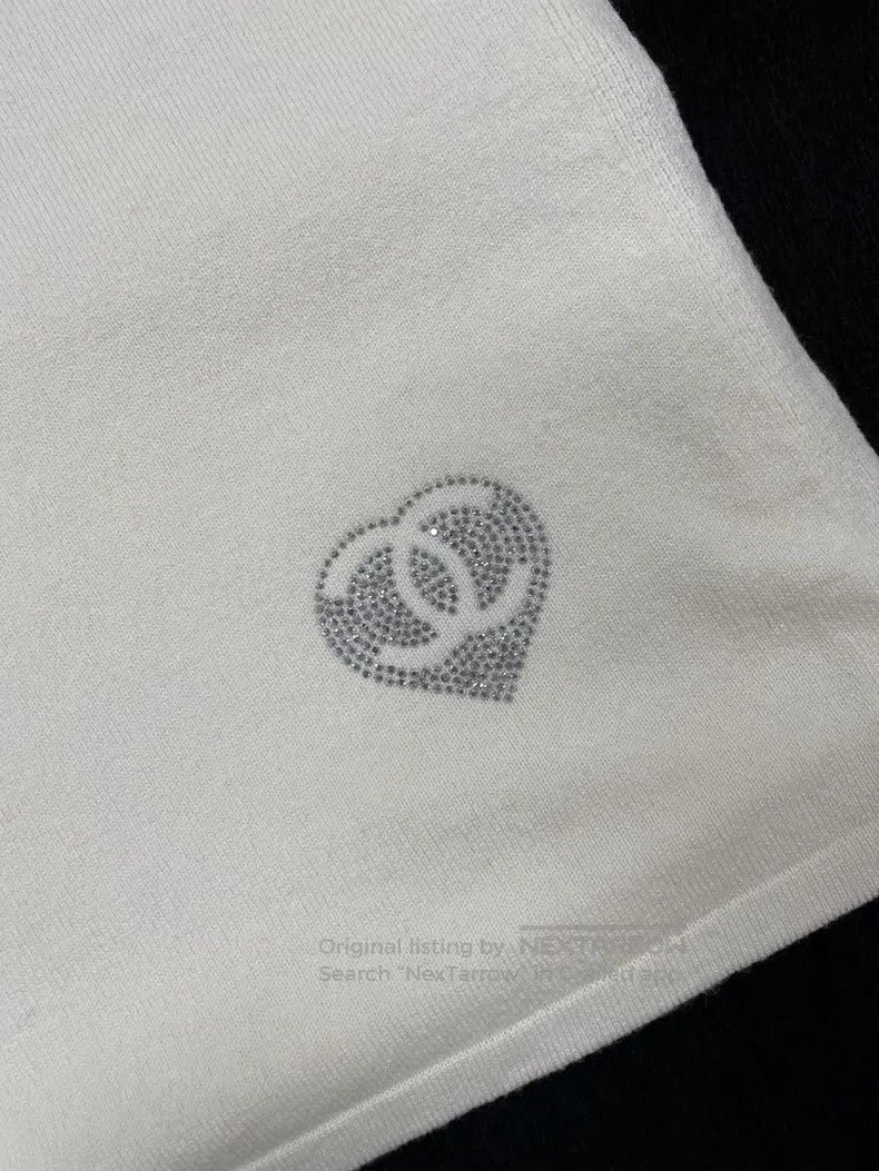 Chanel Chanel White rhinestone love logo cashmere scarf Size ONE SIZE - 2 Thumbnail