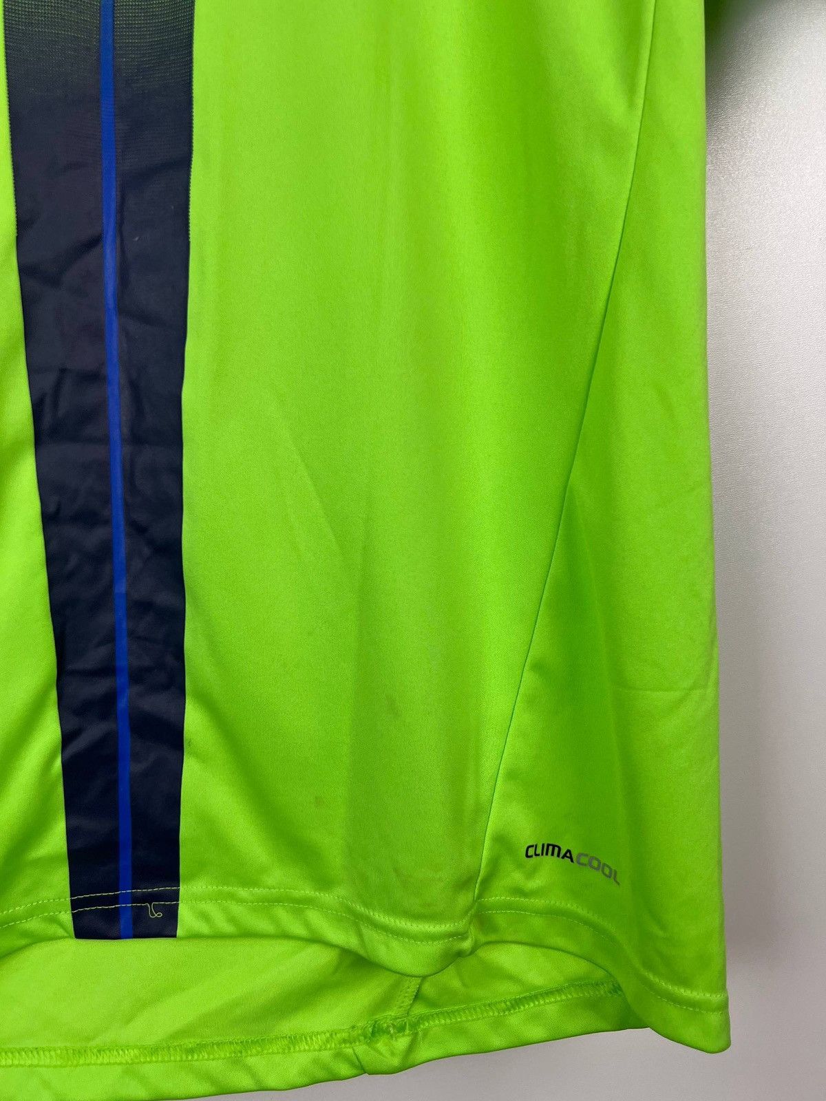 Adidas Chelsea Adidas 2010 jersey vintage t-shirts size L Size US L / EU 52-54 / 3 - 10 Thumbnail