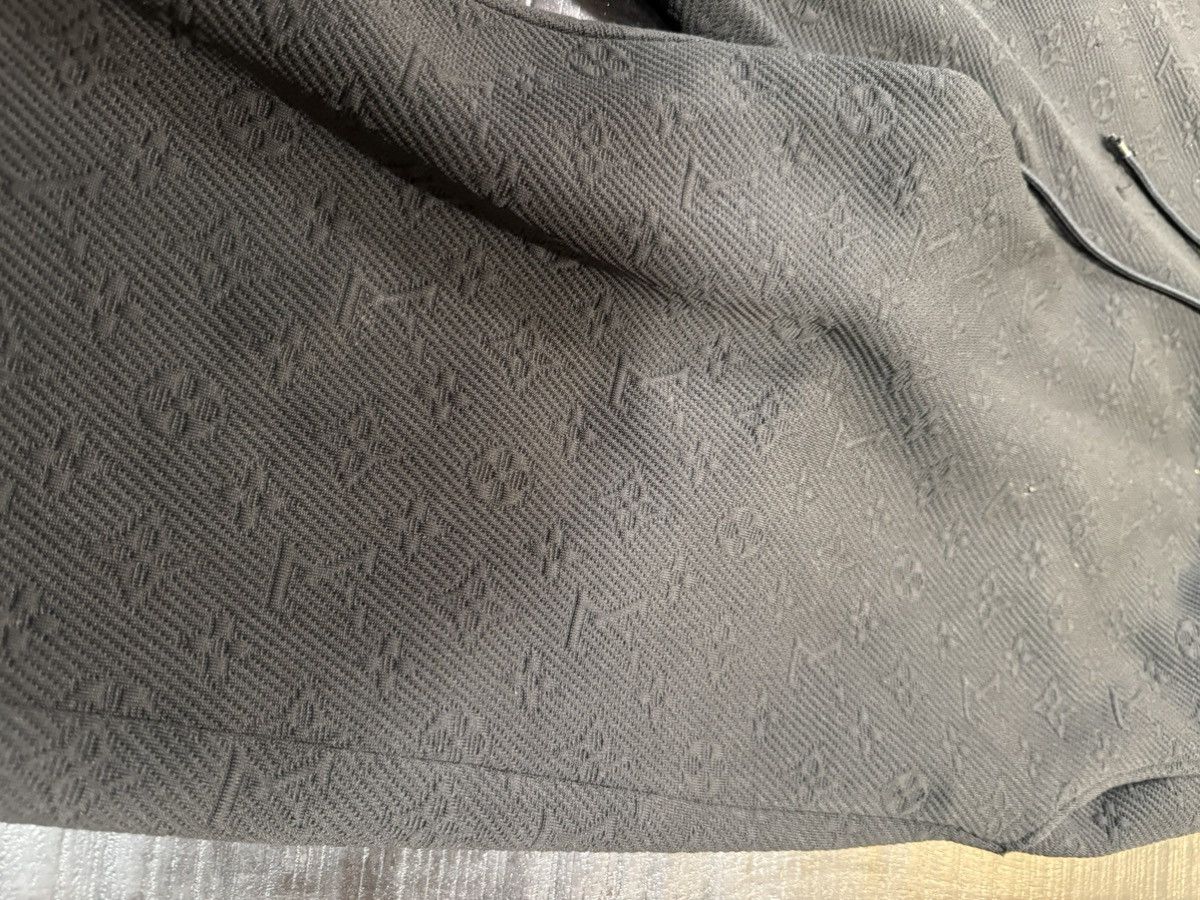 Louis Vuitton Louis Vuitton monogram embossed track pants black Size US 33 - 2 Thumbnail