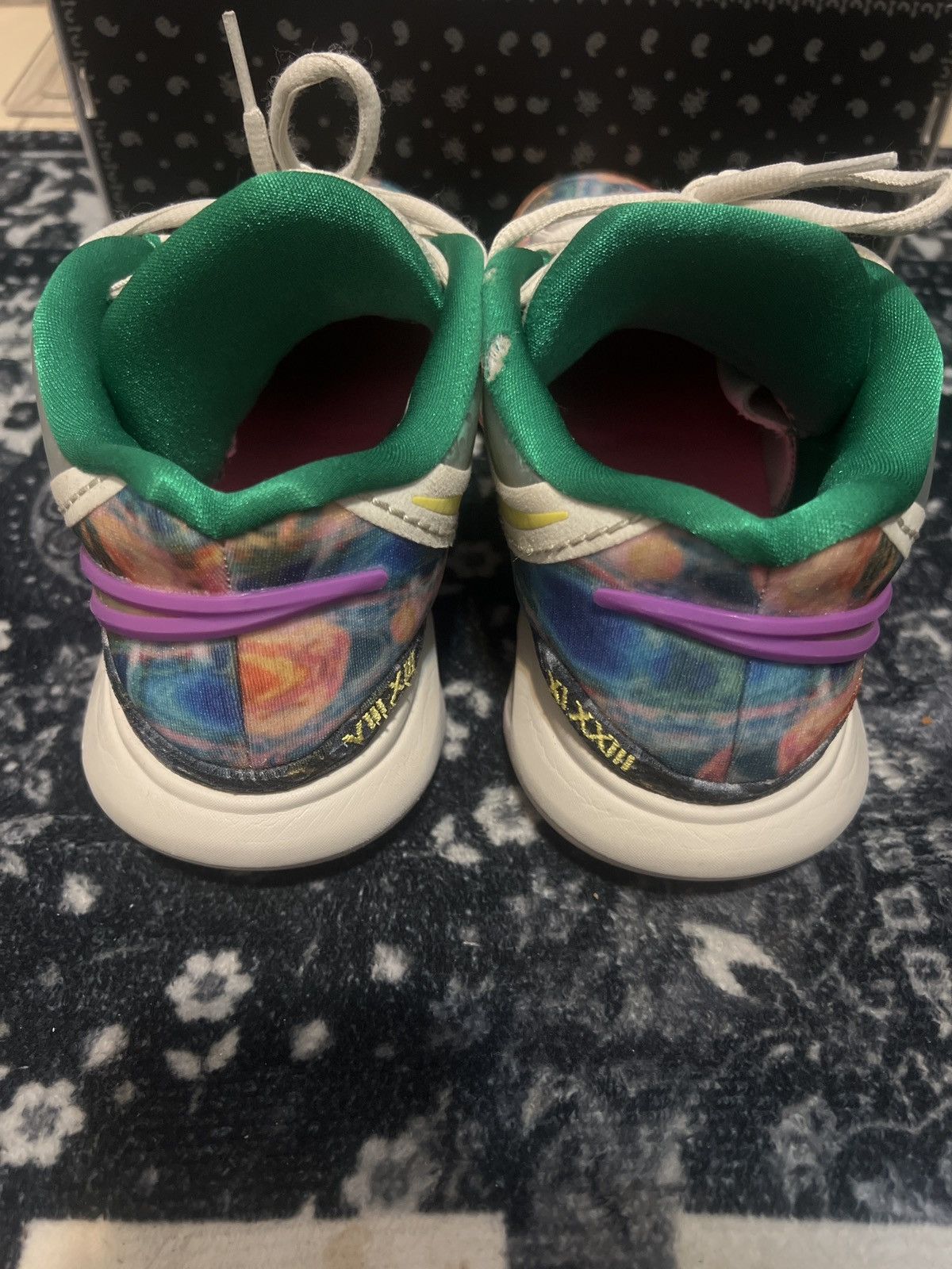 Nike KYRIE 8 "CIRCLE OF LIFE" Size US 9.5 / EU 42-43 - 4 Thumbnail