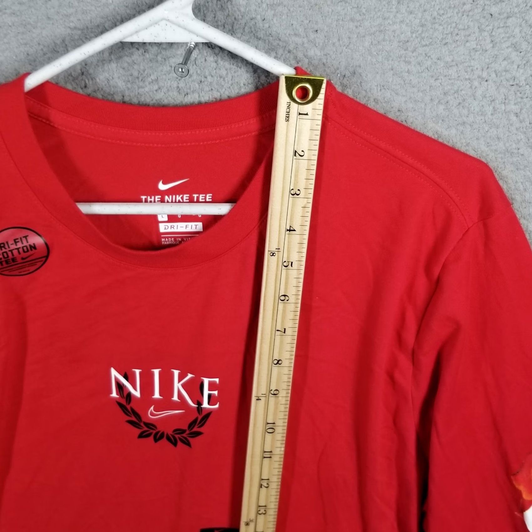 Nike Nike Shirt Mens Large Red Flower Swoosh Long Sleeve Cotton Basketball Center Logo 90s Womens Mens Girls Size US L / EU 52-54 / 3 - 4 Thumbnail