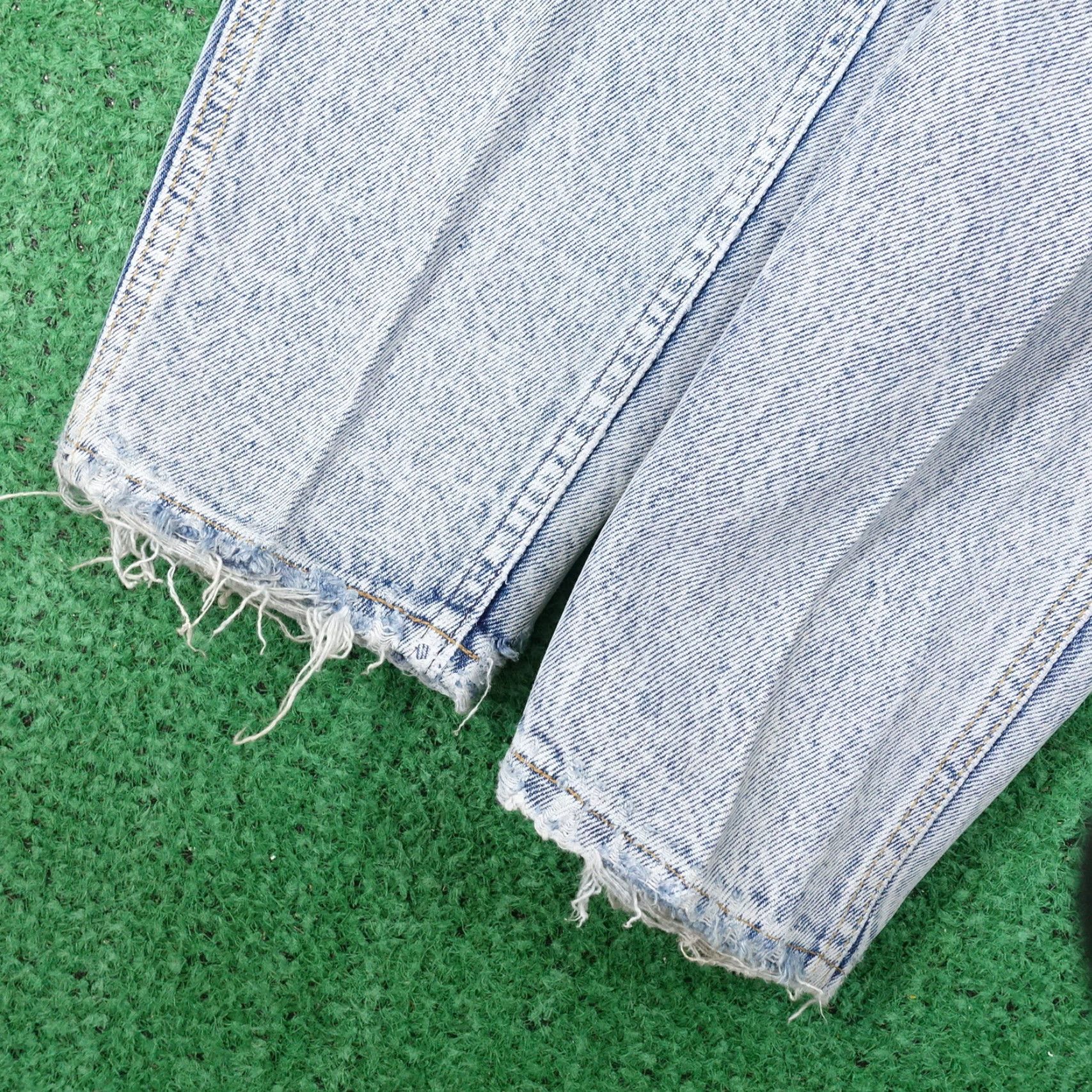 Lee VINTAGE LEE Jeans DISTRESSED USA MADE WOMENS 11 MED (27x29) Blue Acid Wash Denim Size 32" / US 10 / IT 46 - 7 Thumbnail