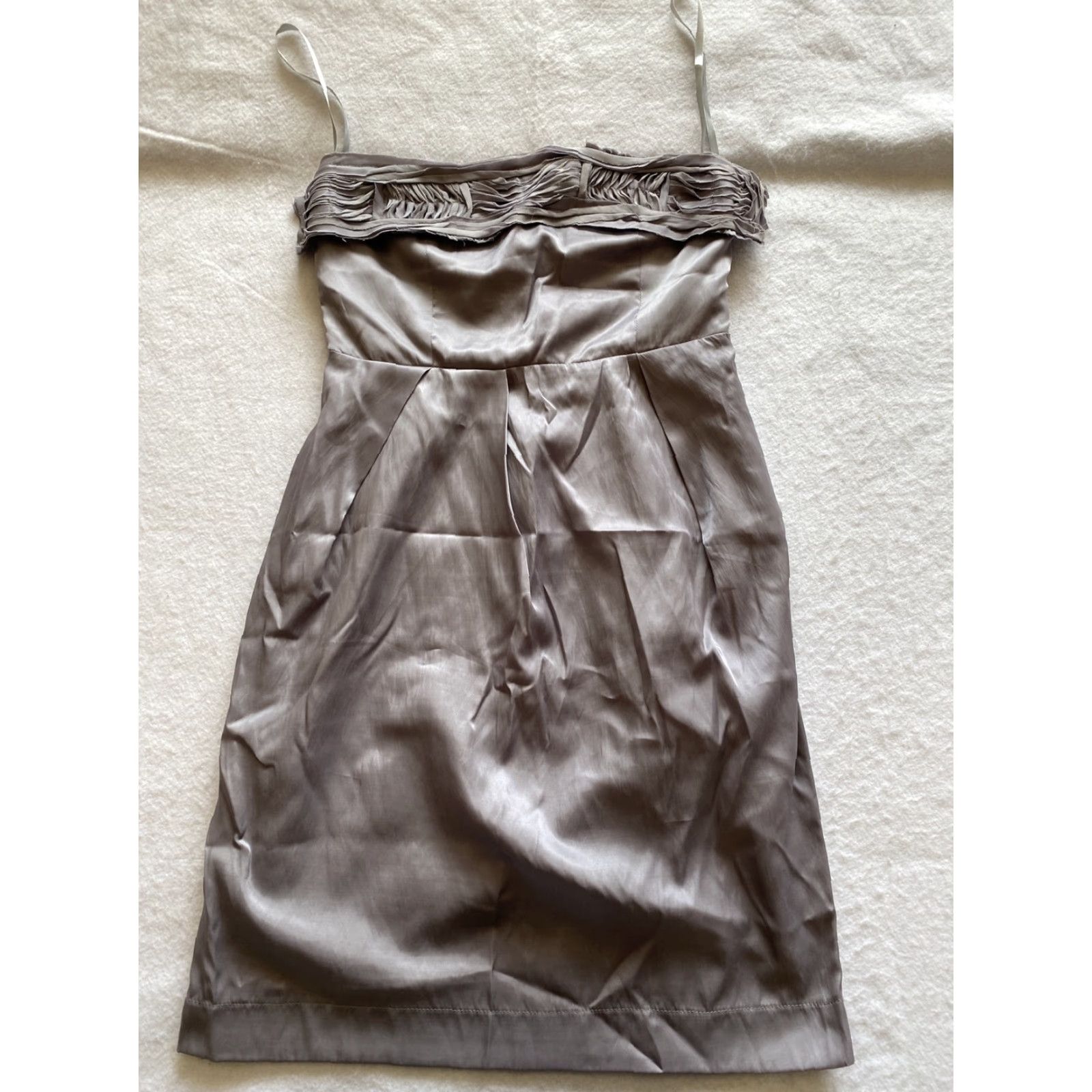 Vintage TCEC Dress Women’s S Gray Ruffle Chest Sleeveless Pencil Dress Short 18-11 Womens Size S / US 4 / IT 40 - 2 Thumbnail