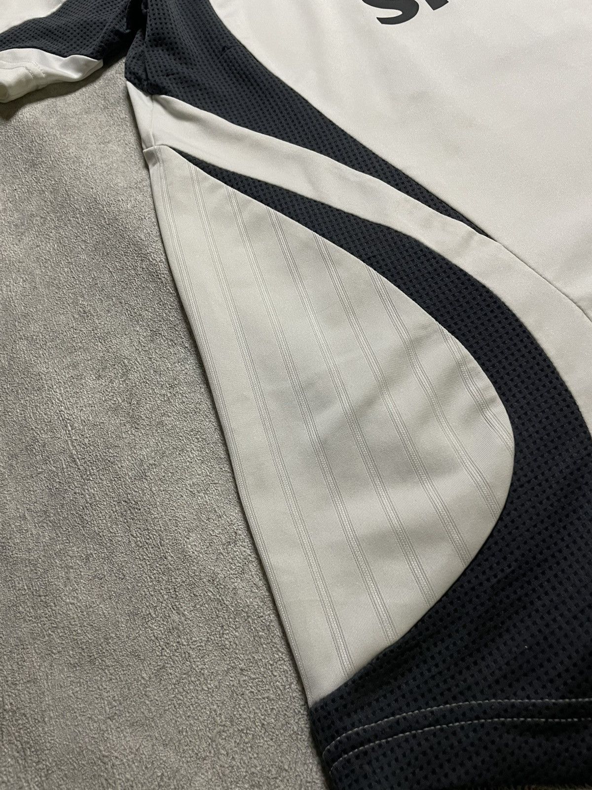 Adidas Real Madrid 2006-2007 home jersey soccer Adidas Size US L / EU 52-54 / 3 - 3 Thumbnail