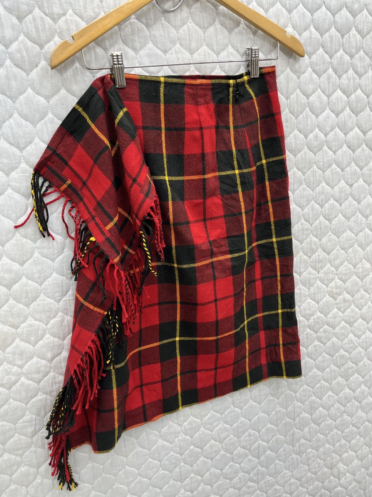 JW Anderson × Uniqlo 🔥🔥🔥STEALS JW ANDERSON X UNIQLO TARTAN SKIRTS Size 24" / US 00 / IT 34 - 7 Thumbnail