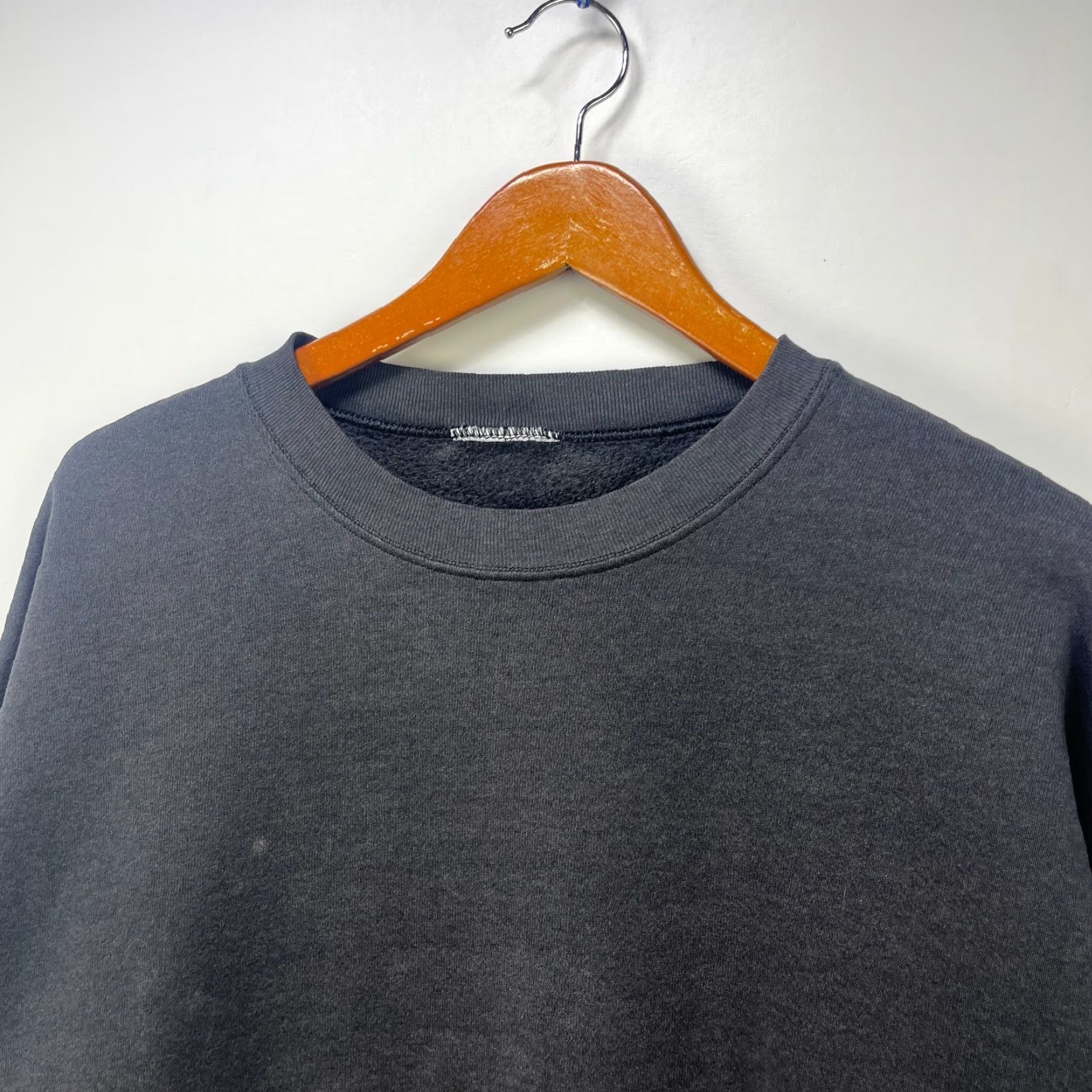 Vintage VINTAGE Sun Faded Black Sweatshirt XL 2XL 90s Crew Neck Long Sleeve Cotton Fleece Pullover Men Sweatshirt Hoodie All Seasons Vintage 90s Men XS? Size US XL / EU 56 / 4 - 3 Thumbnail