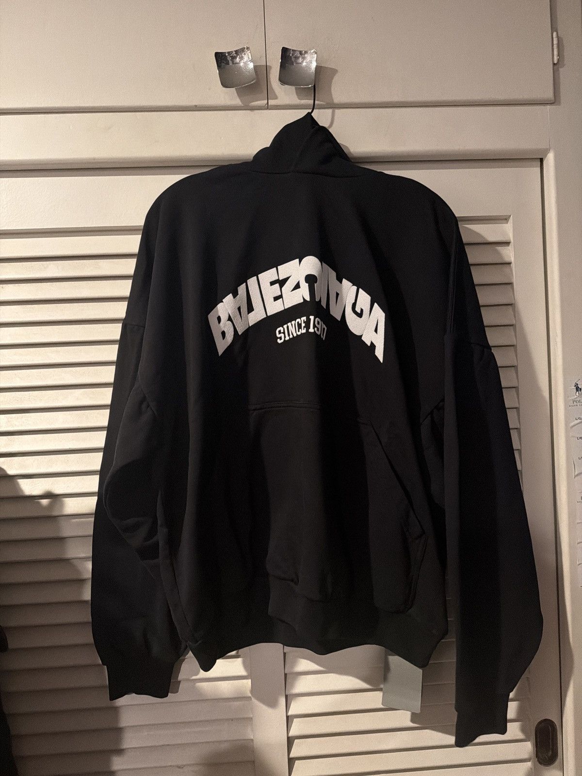 Balenciaga Balenciaga flip logo black hoodie size 1 Size US S / EU 44-46 / 1 - 1 Thumbnail