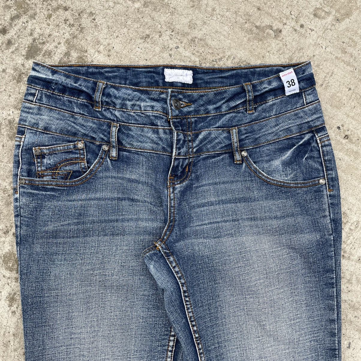Hypebeast Vintage X Mail Women’s Flared Jeans Size 38 Y2K 00s USA Size 26" / US 2 / IT 38 - 5 Thumbnail