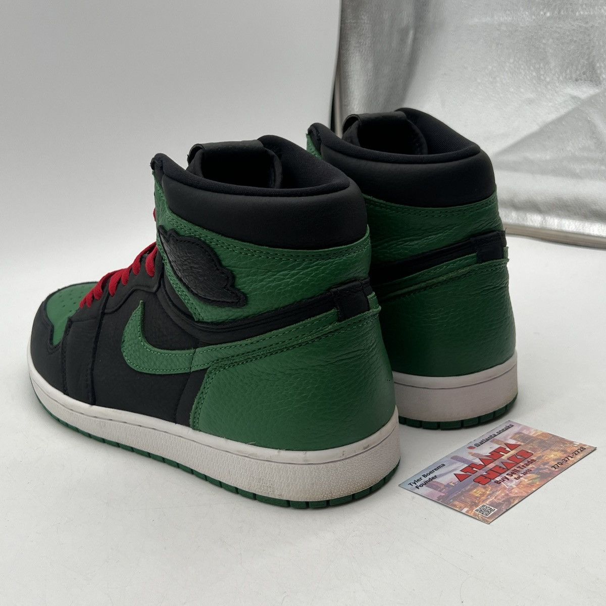 Nike Air Jordan 1 High pine green Size US 11 / EU 44 - 4 Thumbnail