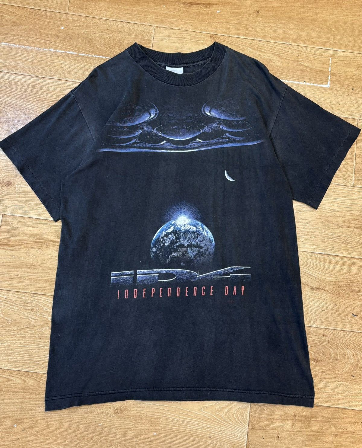 Other Vintage Independence Day Movie T-Shirt (1996) | ID4 Size US XL / EU 56 / 4 - 1 Thumbnail
