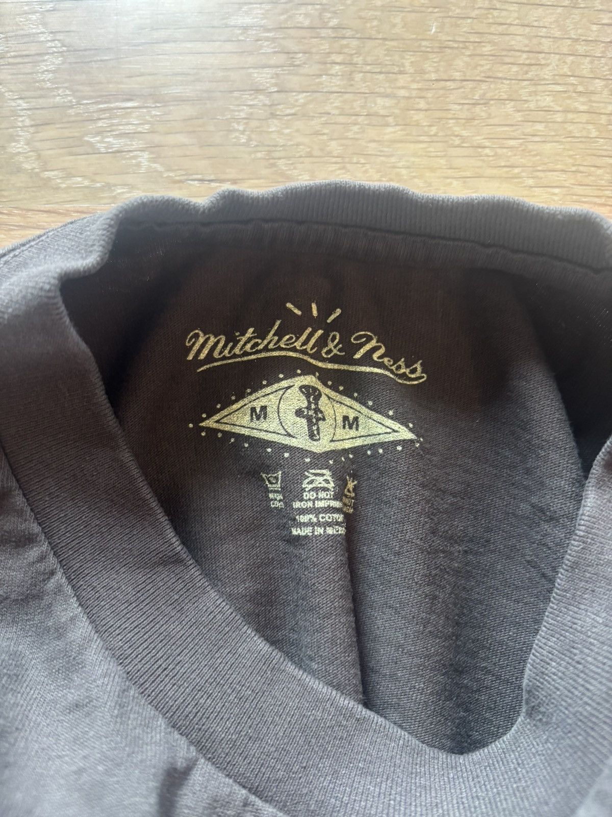 Mitchell & Ness × Travis Scott Travis Scott Michell & Ness LSU Seal Tee Size US M / EU 48-50 / 2 - 5 Thumbnail