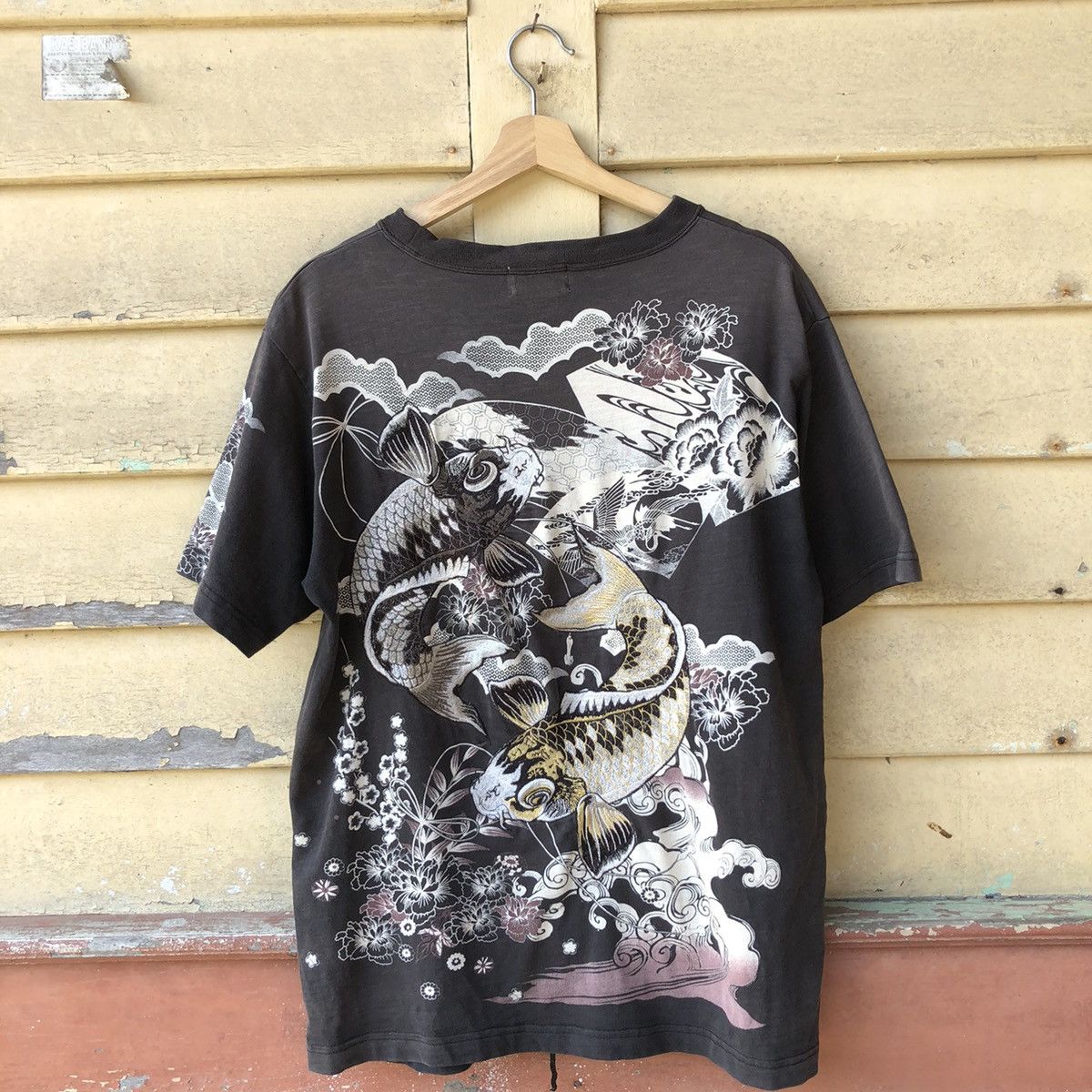 If Six Was Nine 🔥Faded🔥 Vintage y2k Koi Fish Embroided Sunfaded Tshirt Size US L / EU 52-54 / 3 - 1 Thumbnail