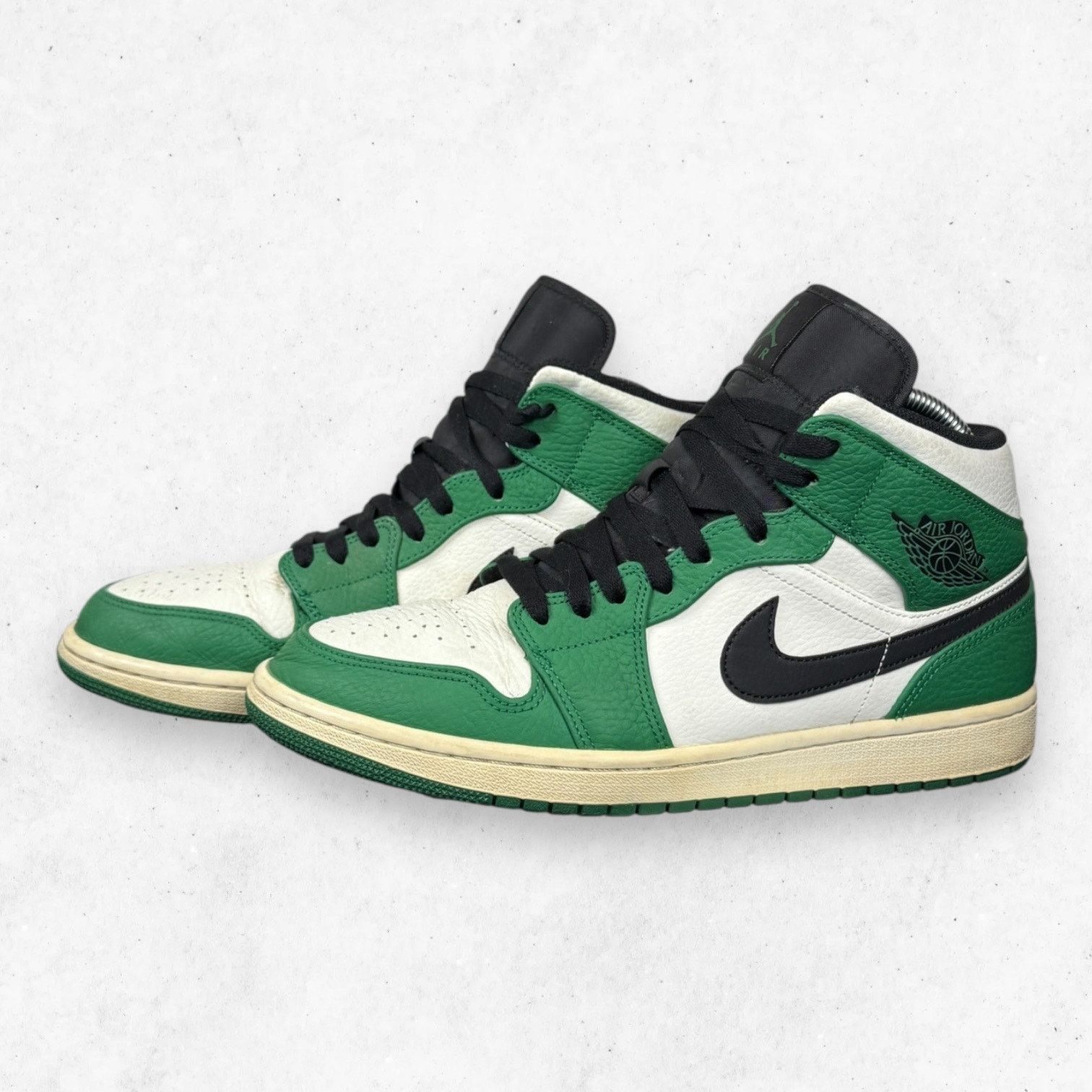 Jordan Brand Nike Air Jordan 1 Mid Pine Green 852542-301 Size 10.5 Size US 10.5 / EU 43-44 - 2 Thumbnail