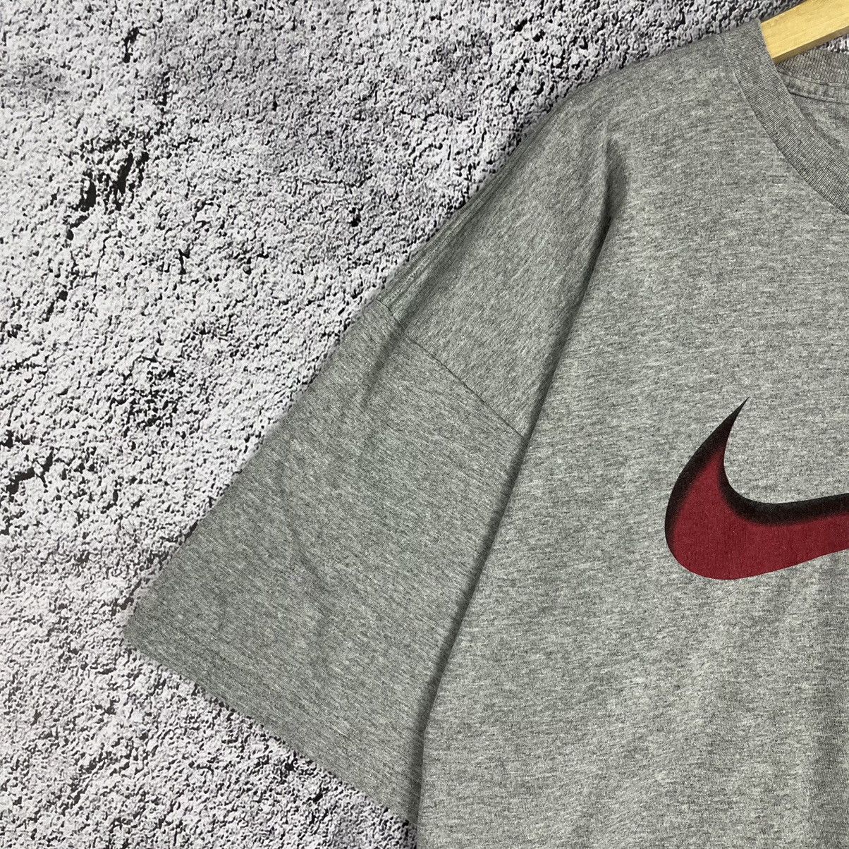 Nike × Vintage Nike Vintage 00s 🥵 Big Red centre swoosh logo t shirt tee Size US XL / EU 56 / 4 - 7 Thumbnail