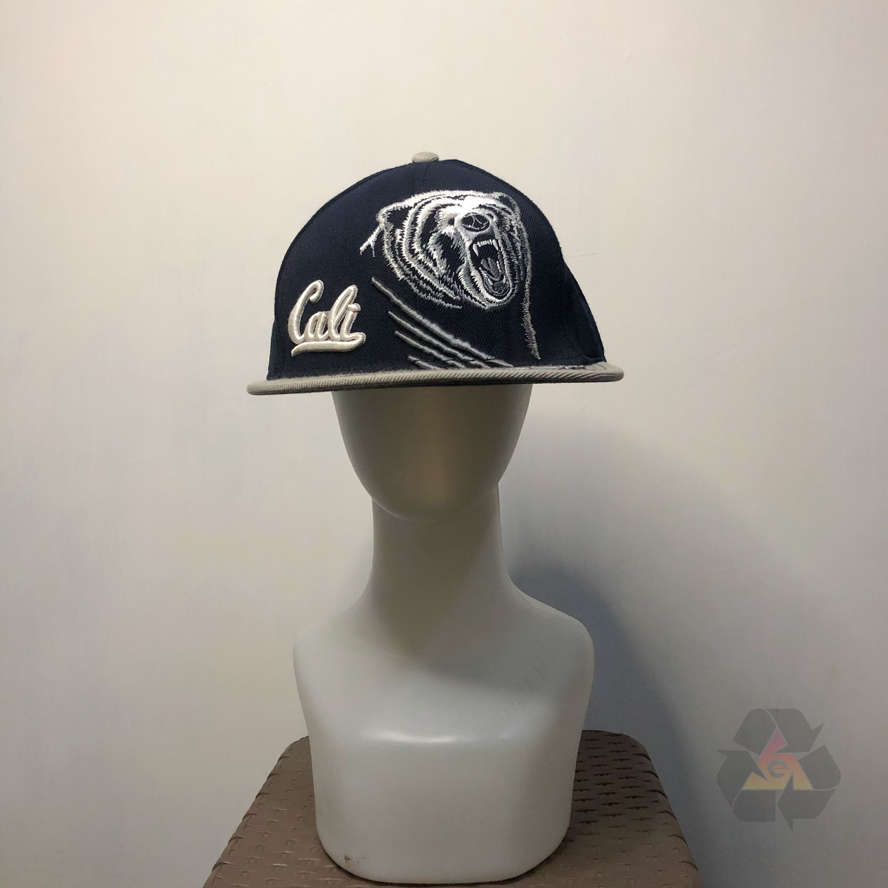 Japanese Brand × Vintage Vintage David Gonzales Art Straight Outta Cali Snapback Size ONE SIZE - 2 Thumbnail